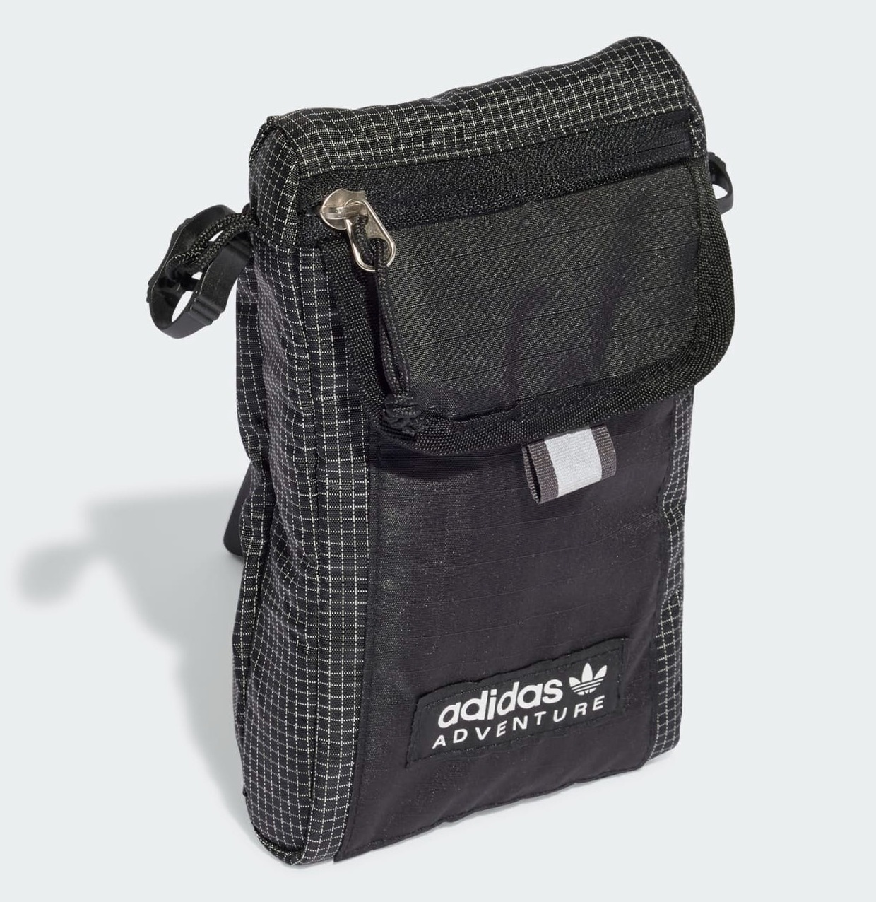 Tui-deo-cheo-Adidas-Adventure-Flag-Bag-Small-IB9366-6.jpg?v=1775010506