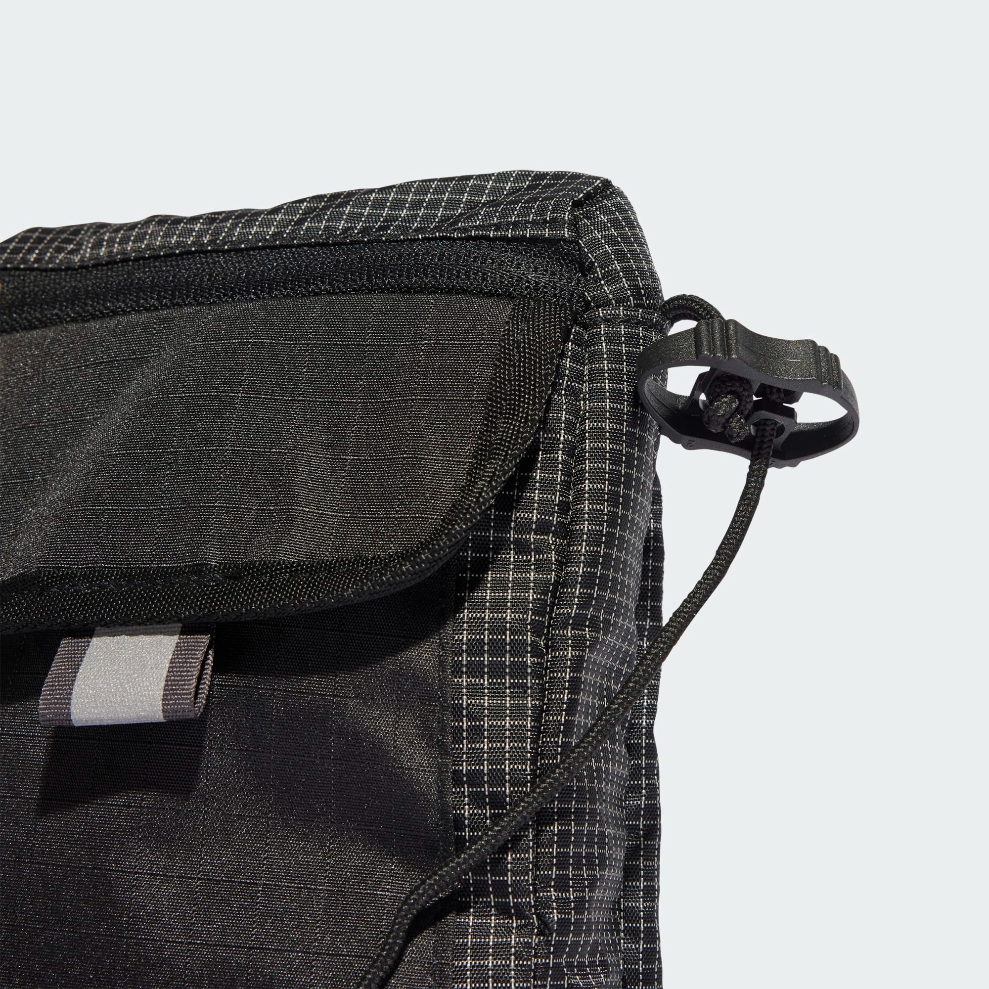 Tui-deo-cheo-Adidas-Adventure-Flag-Bag-Small-IB9366-7.jpg?v=1775010511
