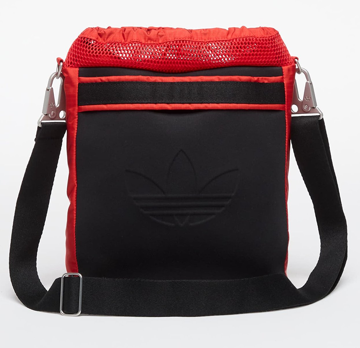 Tui-deo-cheo-Adidas-La-Brea-Bucket-Bag-JX6202-5.jpg