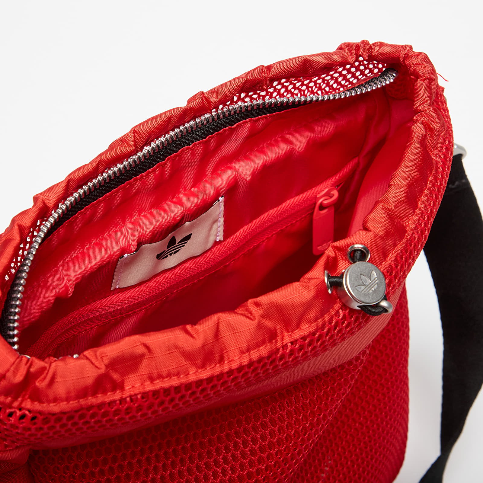 Tui-deo-cheo-Adidas-La-Brea-Bucket-Bag-JX6202-7.jpg
