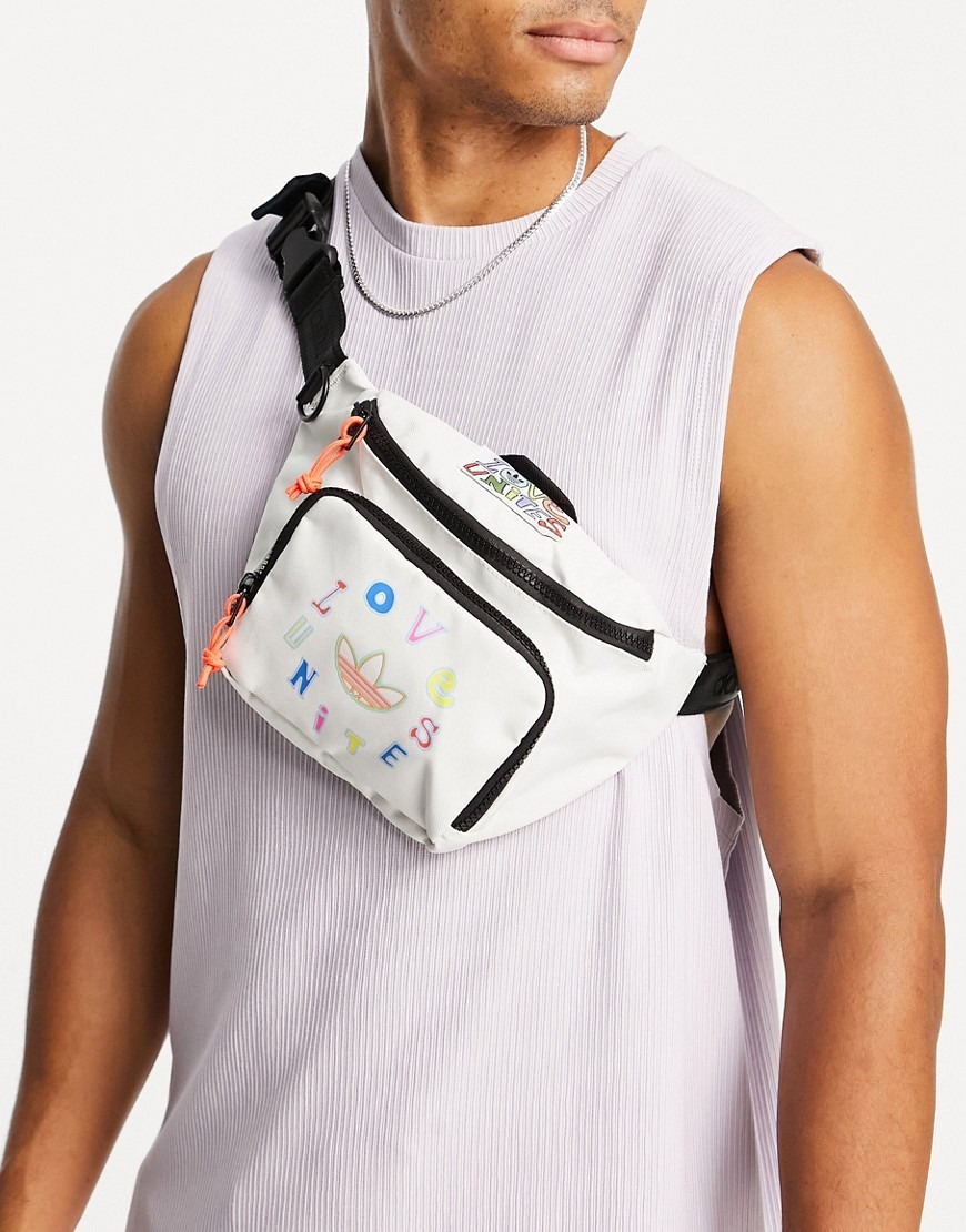 Tui-deo-cheo-Adidas-Pride-Sport-Hip-Pack-Waist-Pack-EY2767-2.jpg?v=1773968462