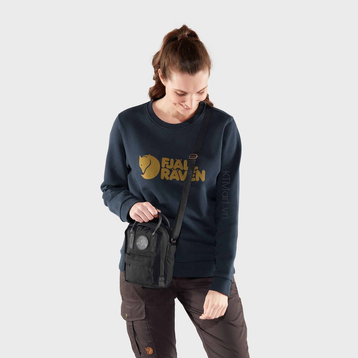 Tui-deo-cheo-G1000-chong-tham-Fjallraven-Kanken-No-2-Black-Sling-23799-7.jpg?v=1773193069
