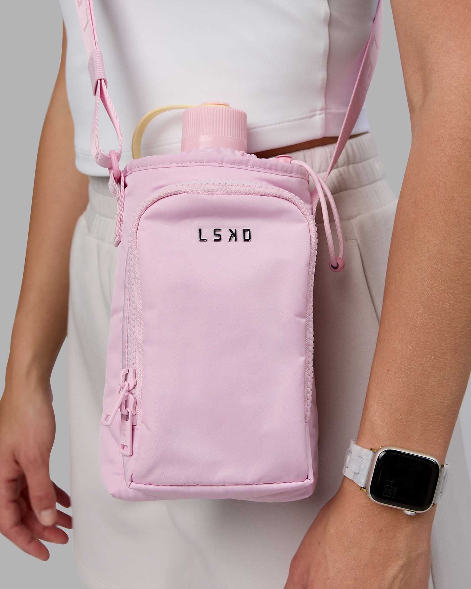 Tui-deo-cheo-LSKD-On-The-Go-Water-Bottle-Sling-10.jpg
