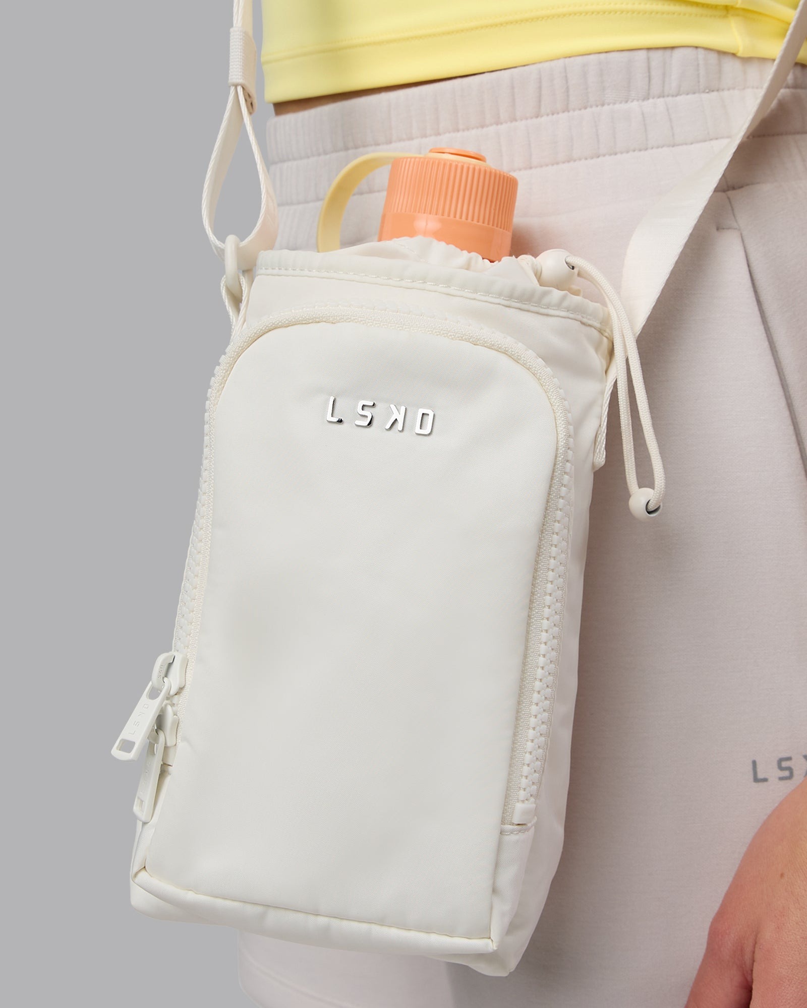 Tui-deo-cheo-LSKD-On-The-Go-Water-Bottle-Sling-12.jpg