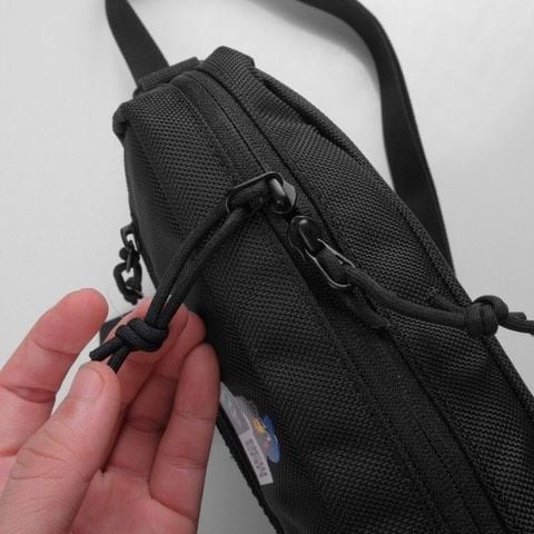 Tui-deo-cheo-New-Era-Shoulder-Pouch-Bag-Swallows-3.jpg?v=1773375377