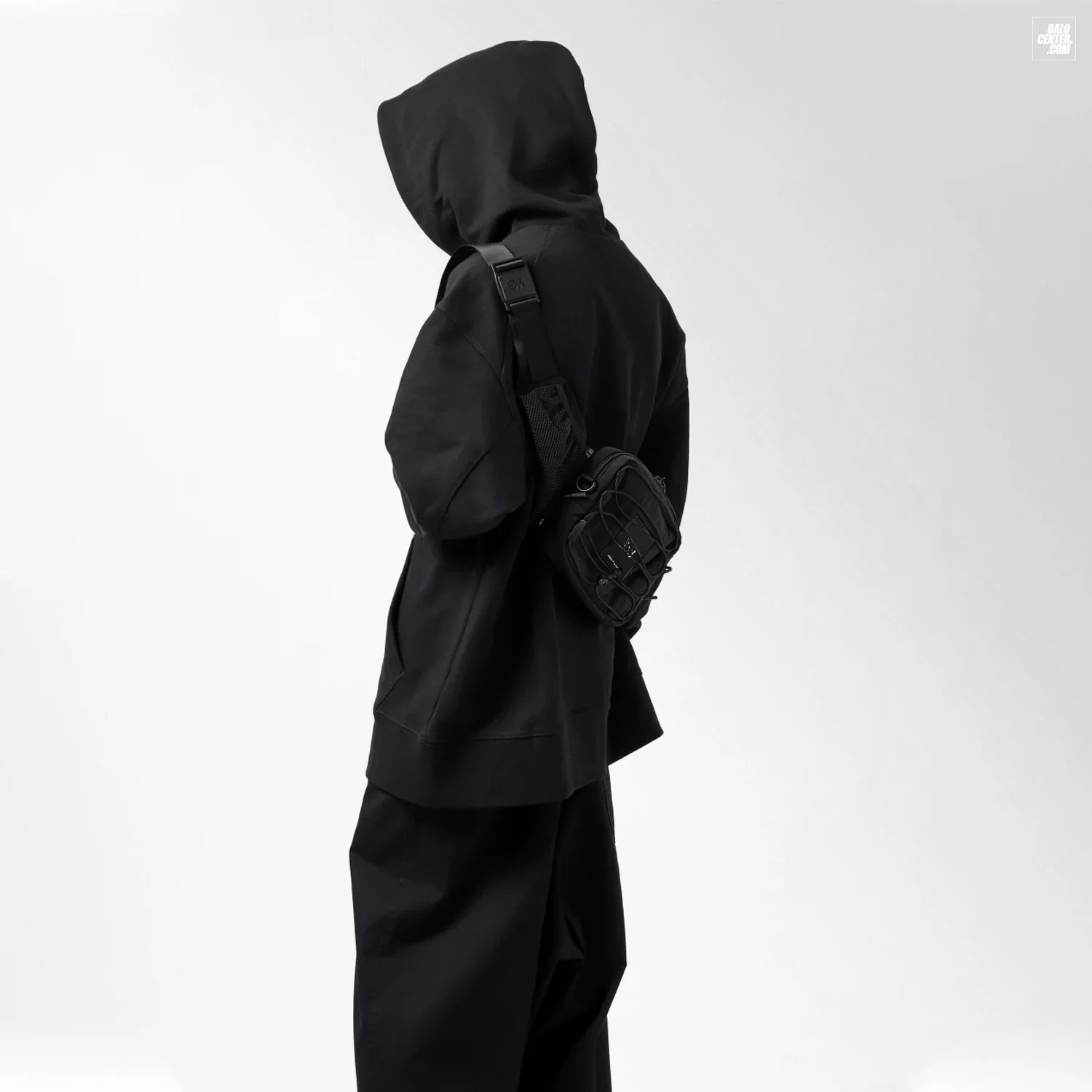 Tui-deo-cheo-Y-3-Classic-Sling-Bag-Black-Y3-Adidas-15.jpg?v=1773975931