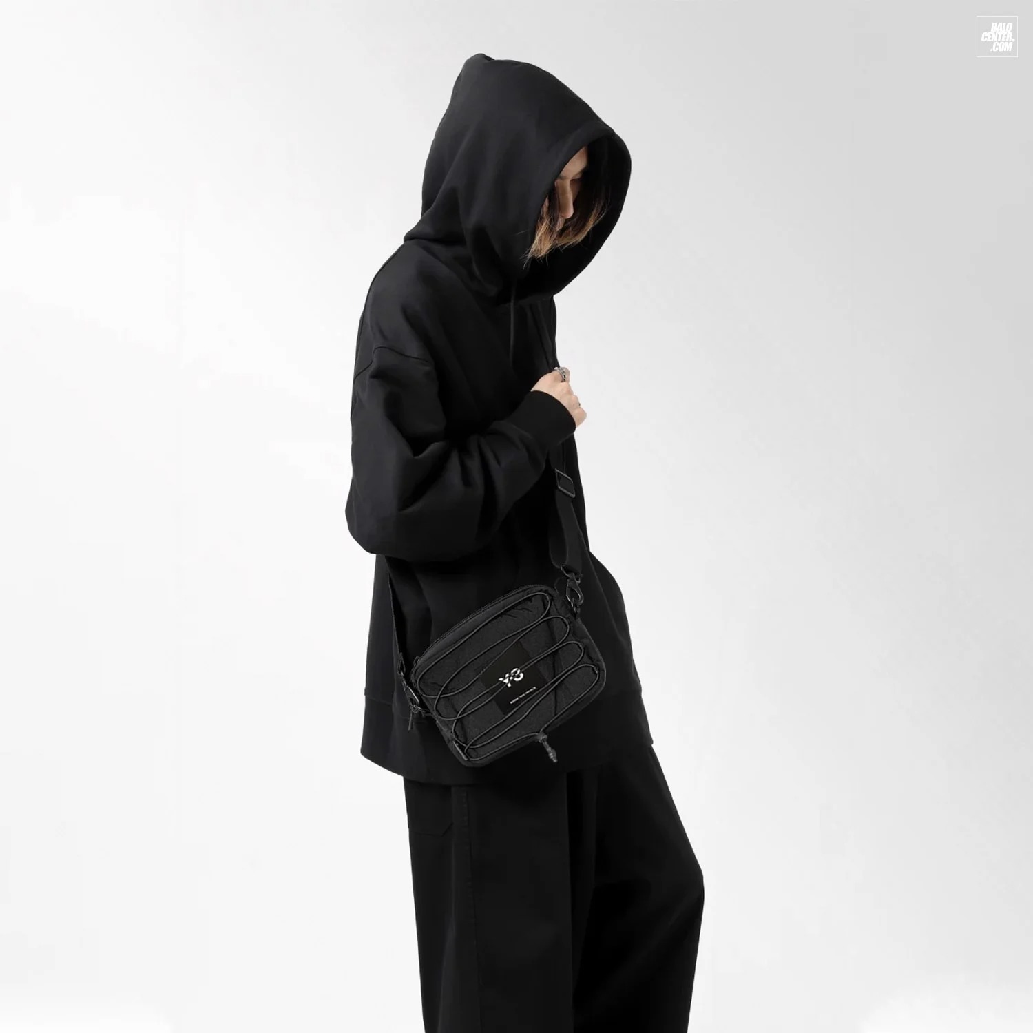 Tui-deo-cheo-Y-3-Classic-Sling-Bag-Black-Y3-Adidas-16.jpg?v=1773975938