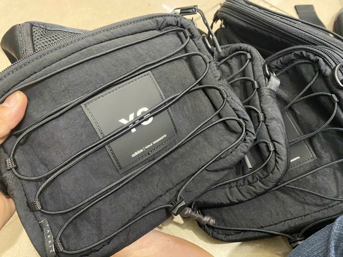 Tui-deo-cheo-Y-3-Classic-Sling-Bag-Black-Y3-Adidas-18.jpg?v=1773975955