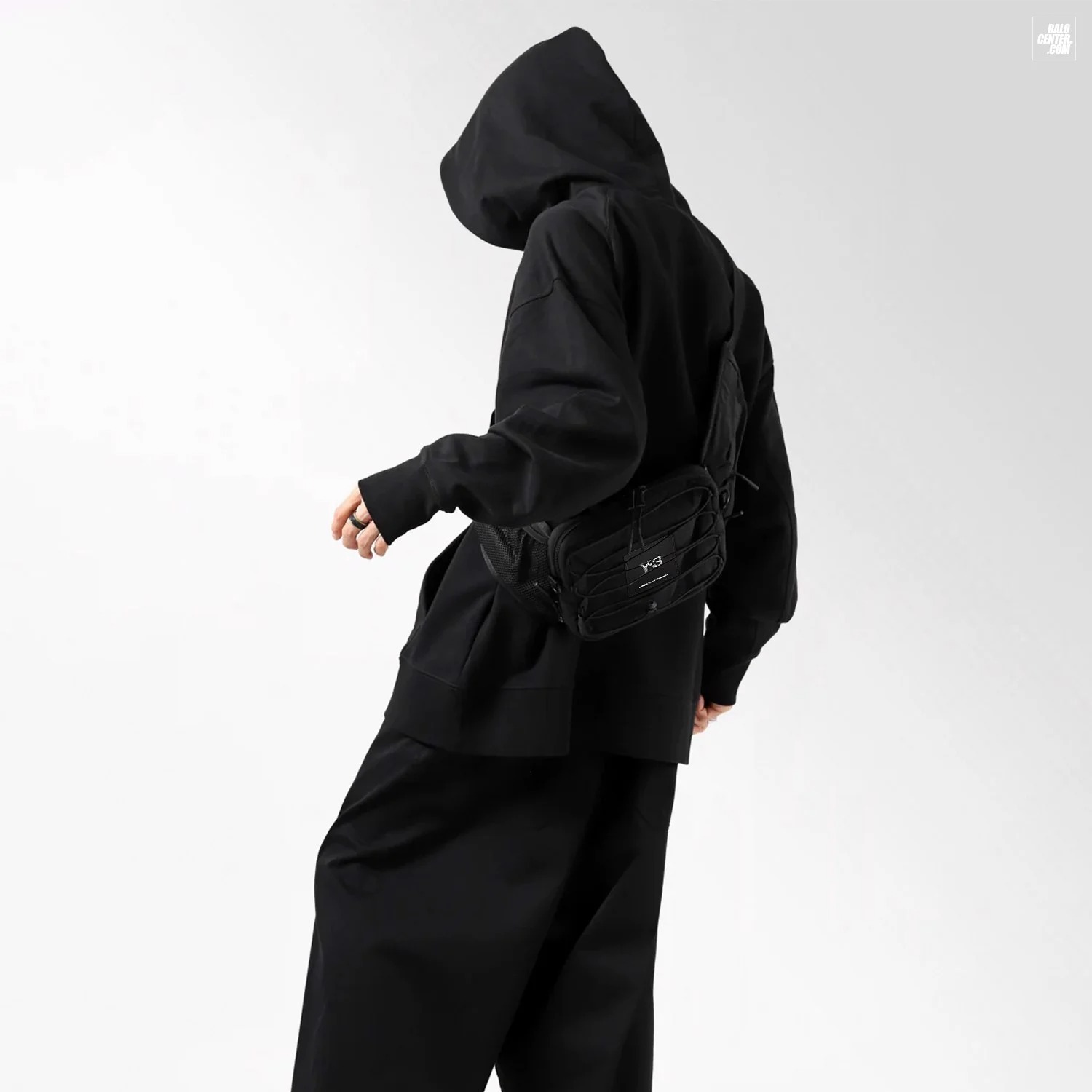 Tui-deo-cheo-Y-3-Classic-Sling-Bag-Black-Y3-Adidas-4.jpg?v=1773975872