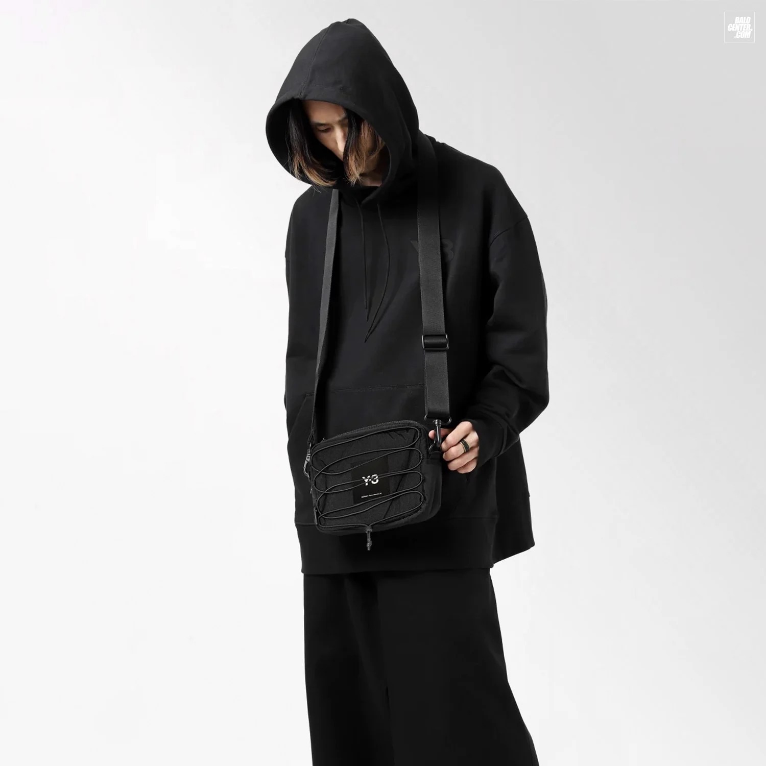 Tui-deo-cheo-Y-3-Classic-Sling-Bag-Black-Y3-Adidas-5.jpg?v=1773975875