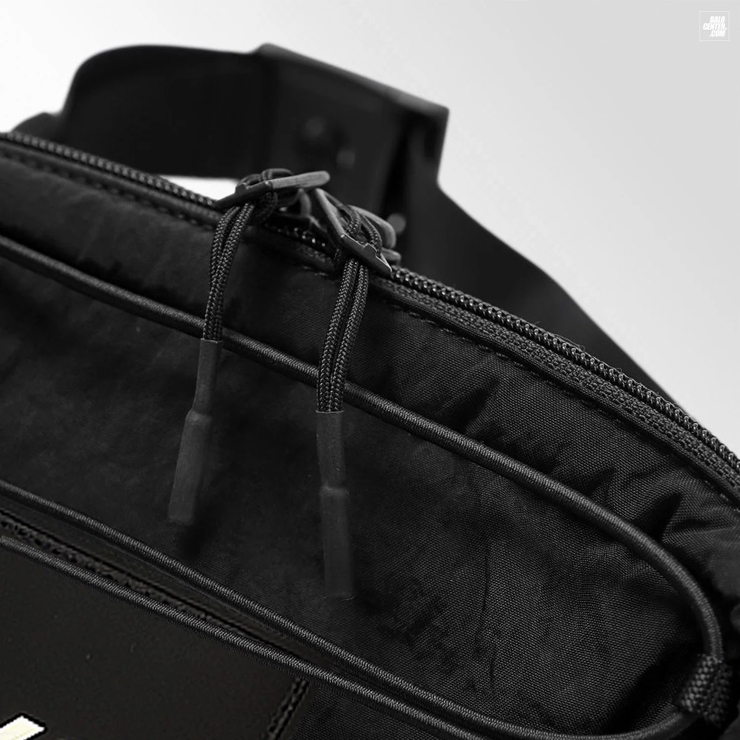 Tui-deo-cheo-Y-3-Classic-Sling-Bag-Black-Y3-Adidas-9.jpg?v=1773975890