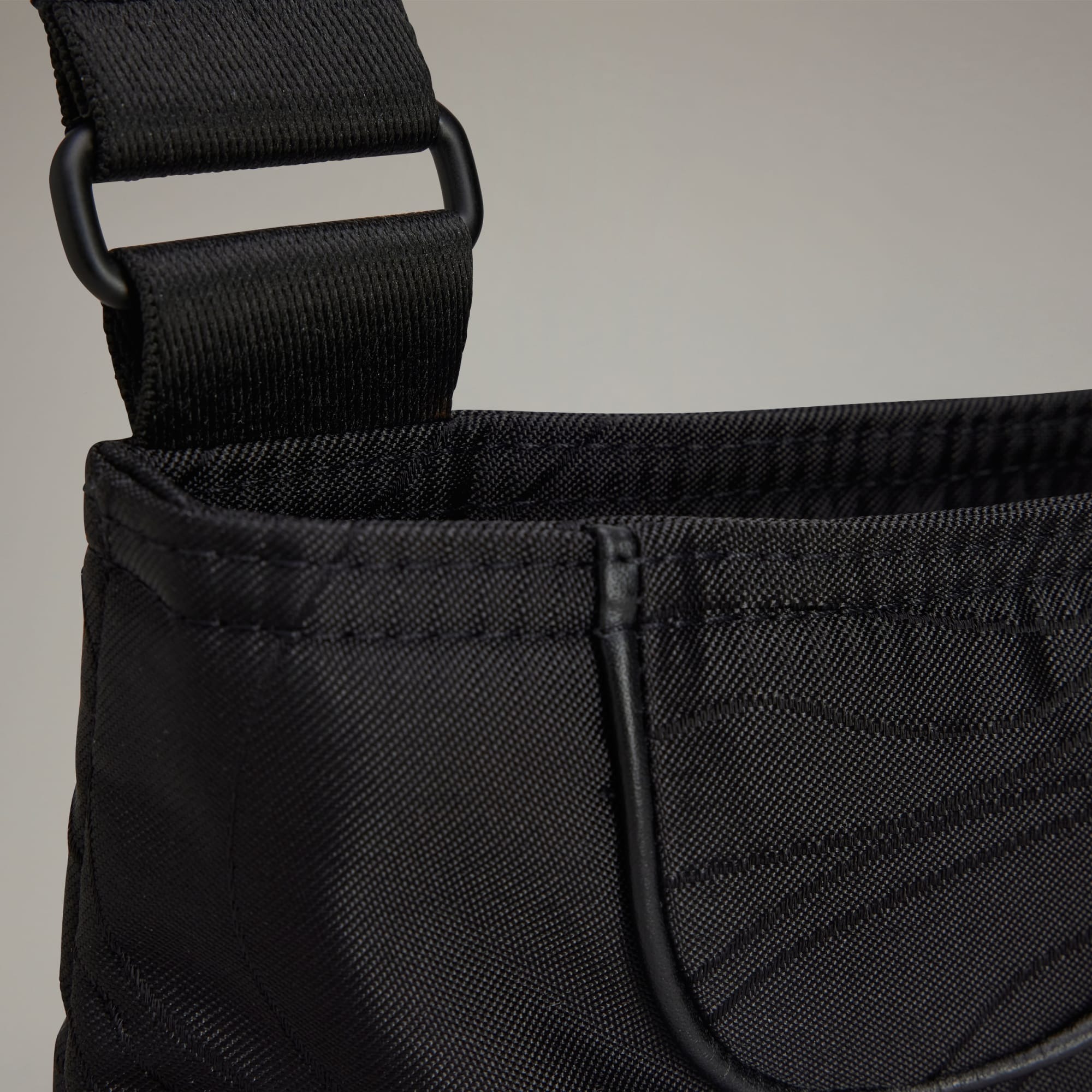 Tui-deo-cheo-Y-3-Yohji-Yamamoto-TPO-Sacoche-IR5776-Y3-14.jpg