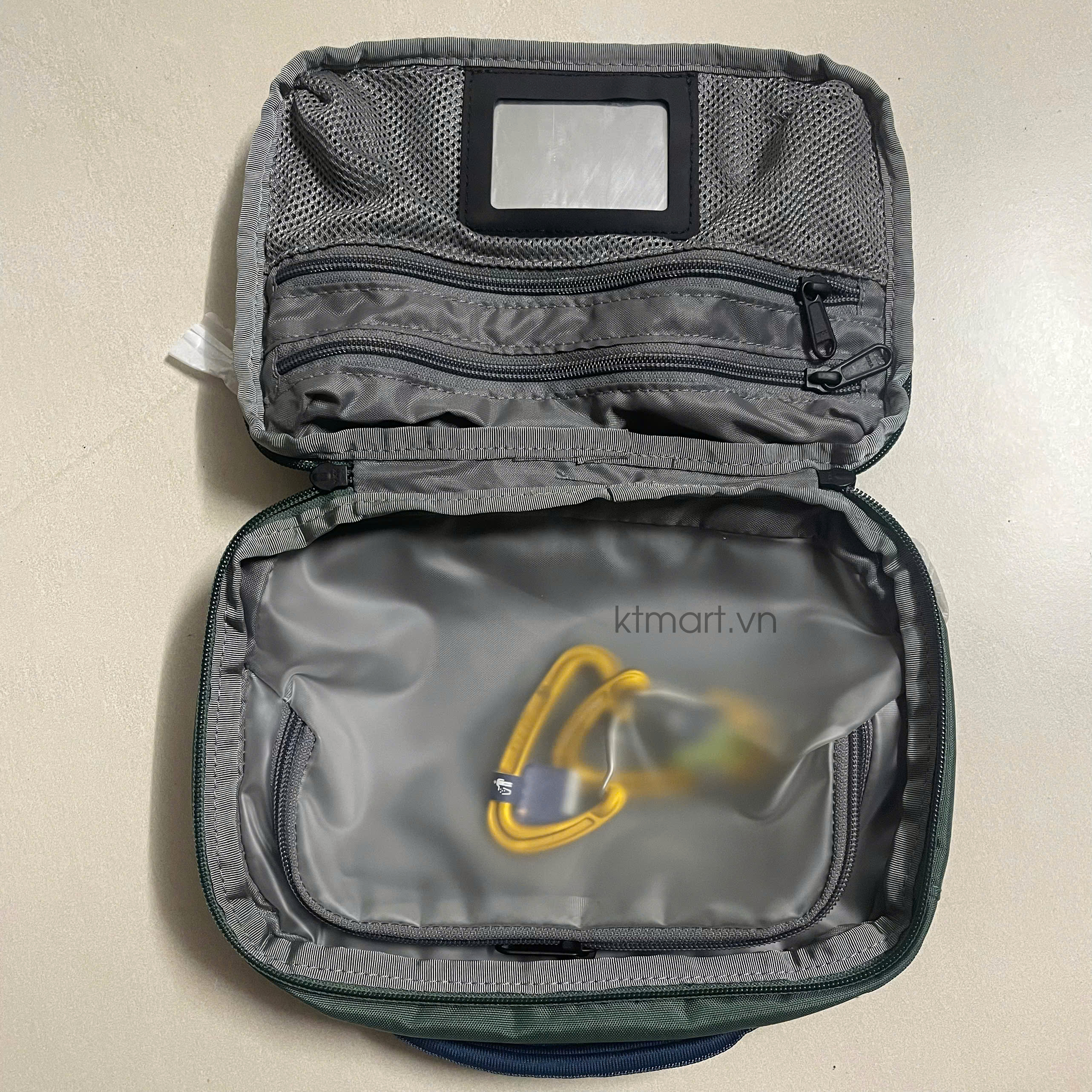 Tui-dung-do-ve-sinh-The-North-Face-Base-Camp-Voyager-Dopp-Kit-4L-NF0A81BL-8.jpg?v=1770001226