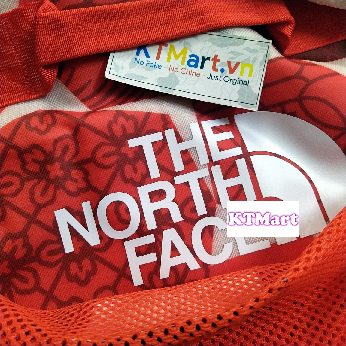 Tui-trong-71L-The-North-Face-Base-Camp-Duffel-Bag-NF0A52SA-23.jpg?v=1770693570