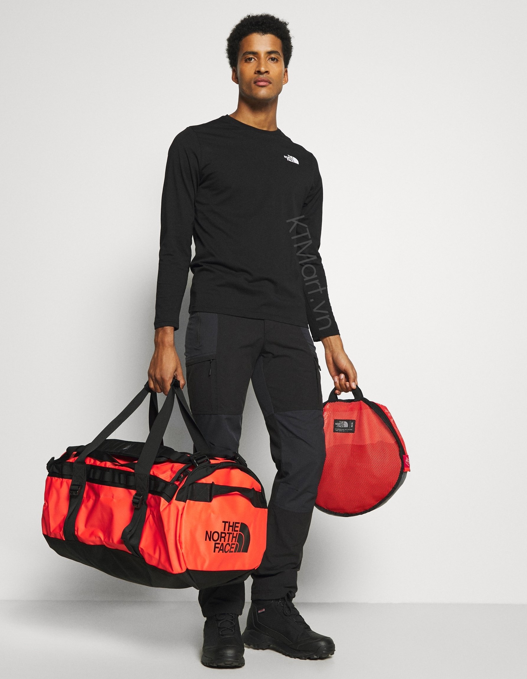 Tui-trong-71L-The-North-Face-Base-Camp-Duffel-Bag-NF0A52SA-33.jpg?v=1770693614