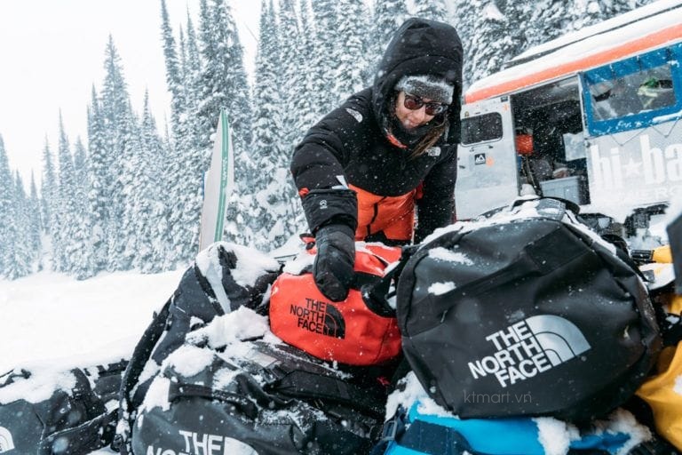 Tui-trong-71L-The-North-Face-Base-Camp-Duffel-Bag-NF0A52SA-50.jpg?v=1770693707
