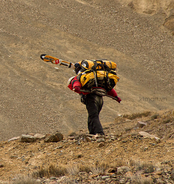 Tui-trong-71L-The-North-Face-Base-Camp-Duffel-Bag-NF0A52SA-51.jpg?v=1770693711