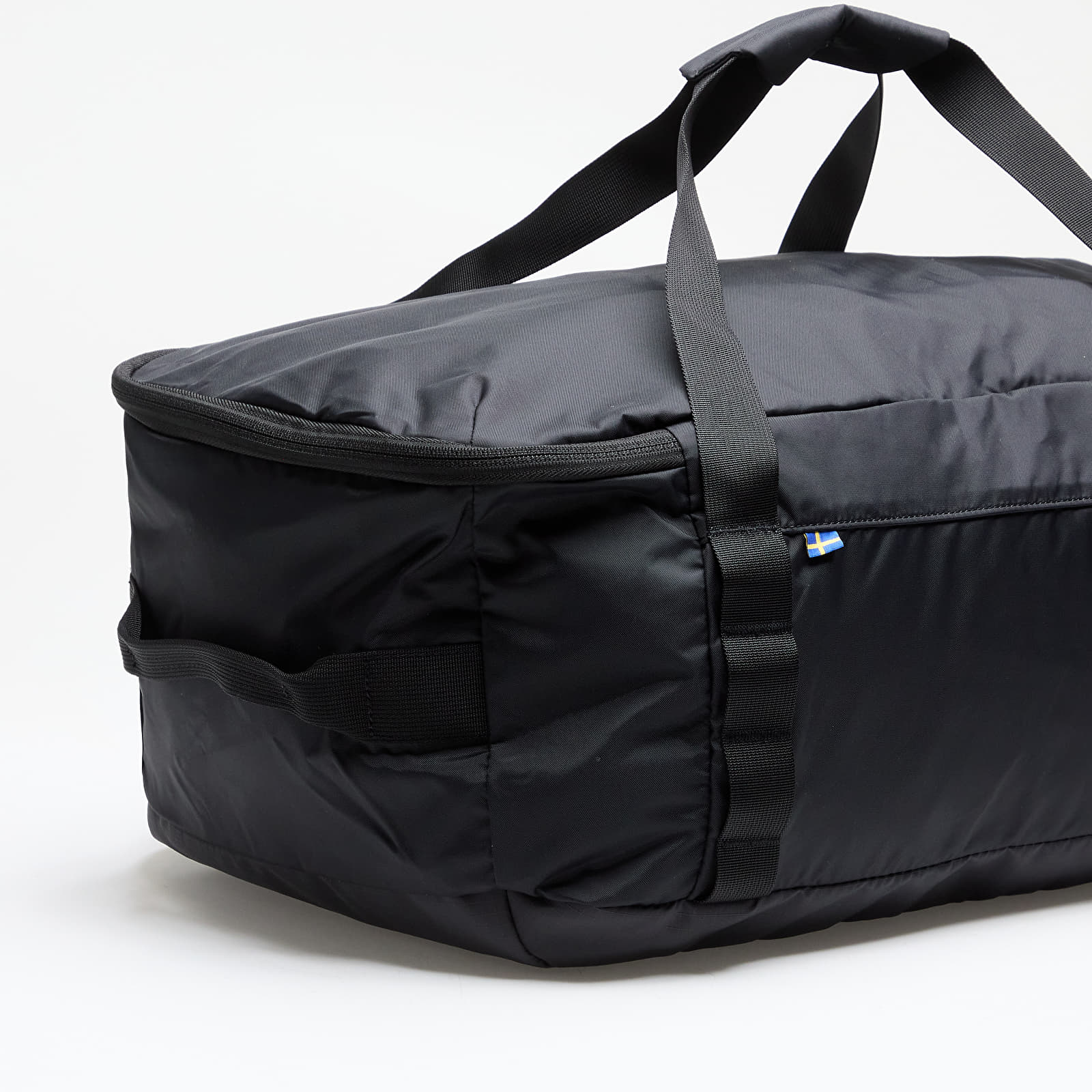 Tui-trong-Fjallraven-High-Coast-Duffel-36L-23200254-12.jpg?v=1770263075