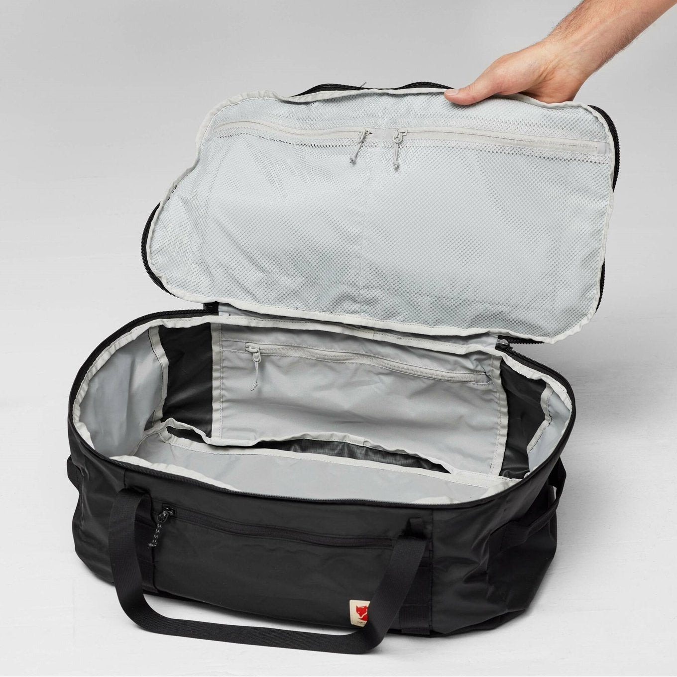 Tui-trong-Fjallraven-High-Coast-Duffel-36L-23200254-7.jpg?v=1770263053