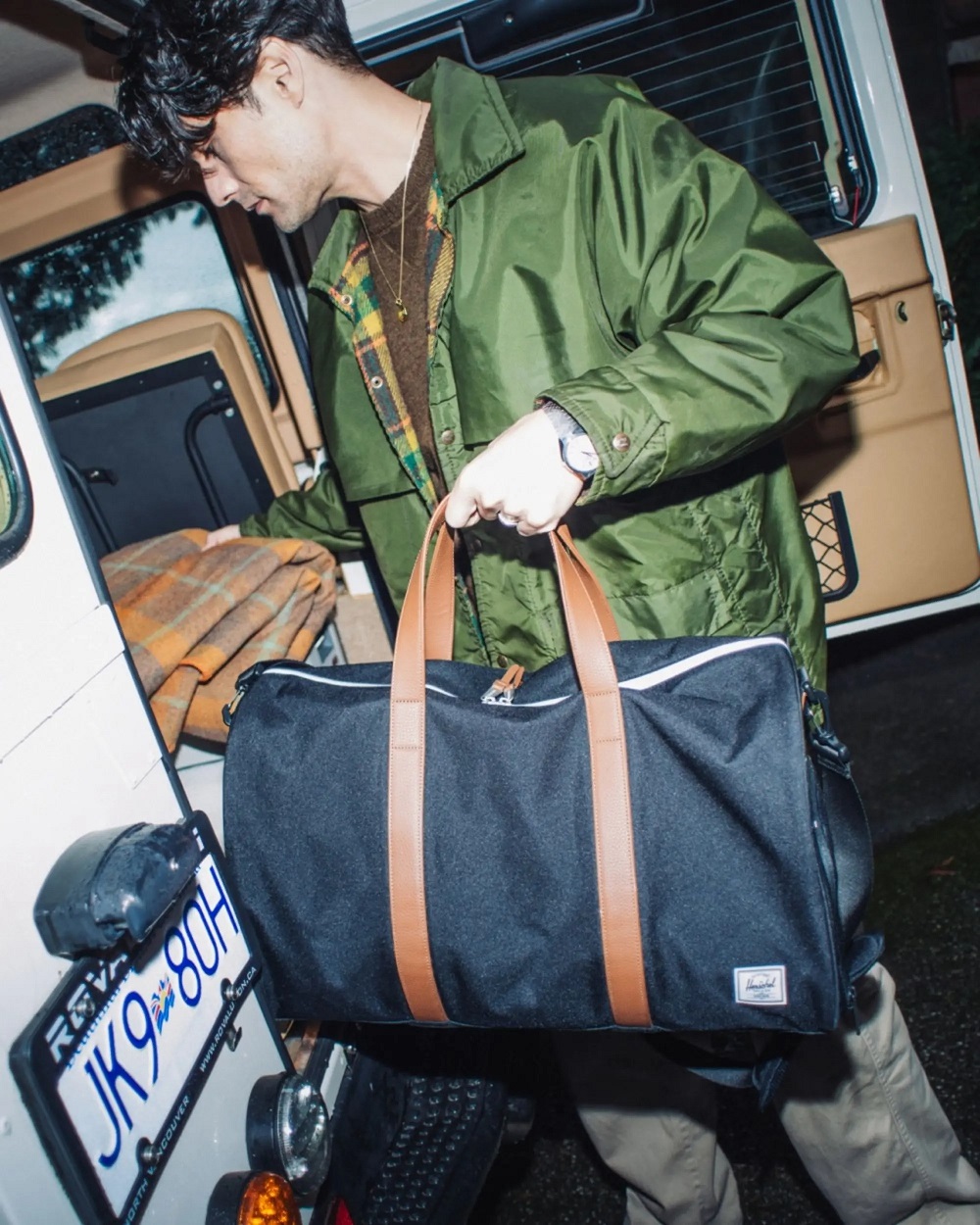 Tui-trong-Herschel-Novel-Duffle-43L-10351-02734-11.jpg?v=1774945006