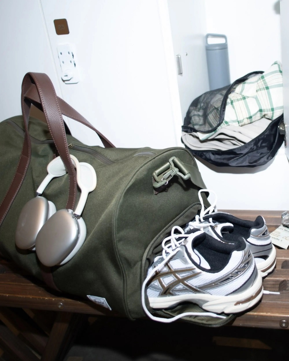 Tui-trong-Herschel-Novel-Duffle-43L-10351-02734-12.jpg?v=1774945010