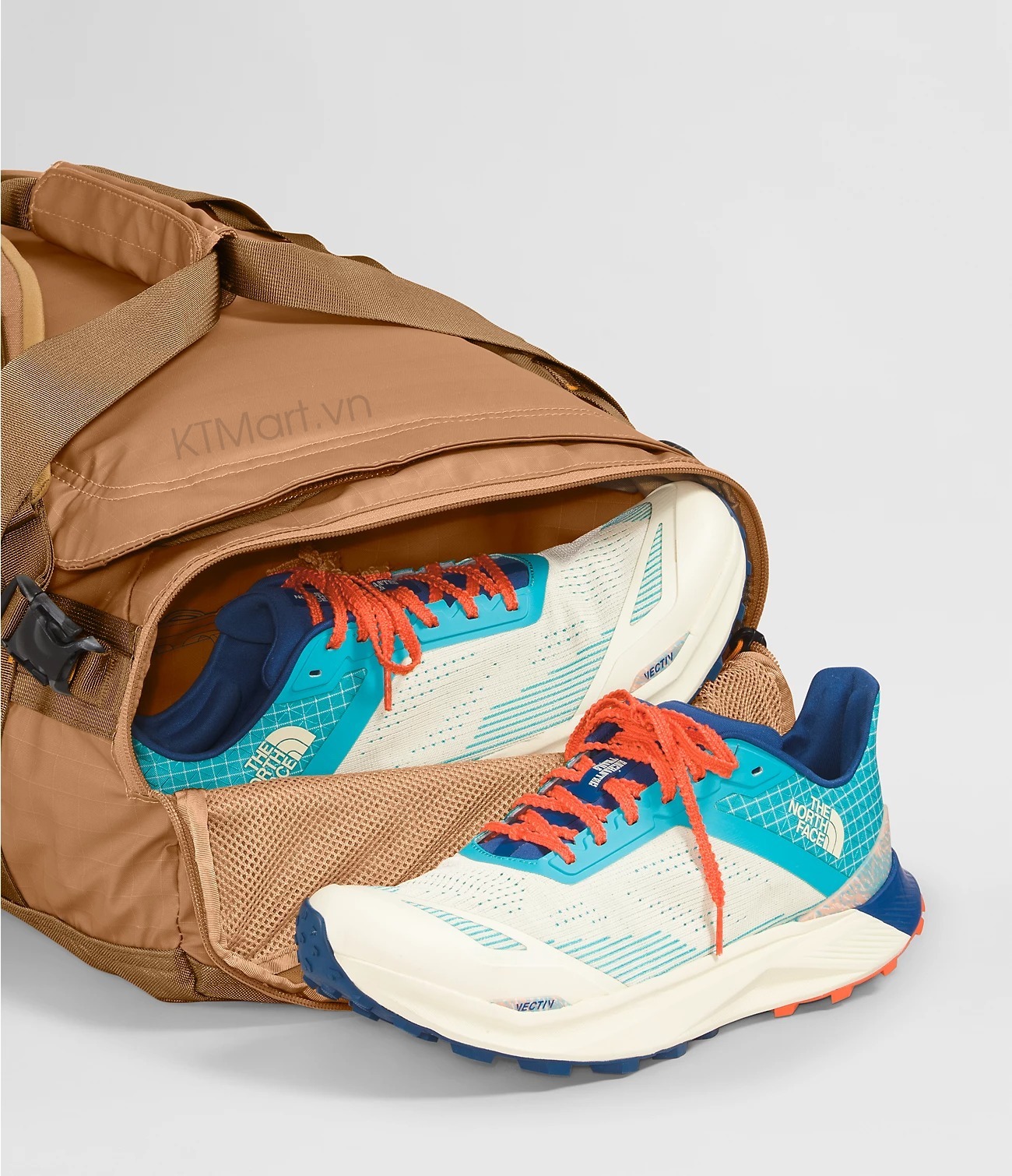 Tui-trong-The-North-Face-Base-Camp-Voyager-Duffel-42L-52RQ-20.jpg?v=1773801251
