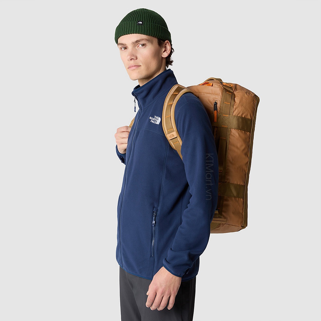 Tui-trong-The-North-Face-Base-Camp-Voyager-Duffel-42L-52RQ-4.jpg?v=1773801176