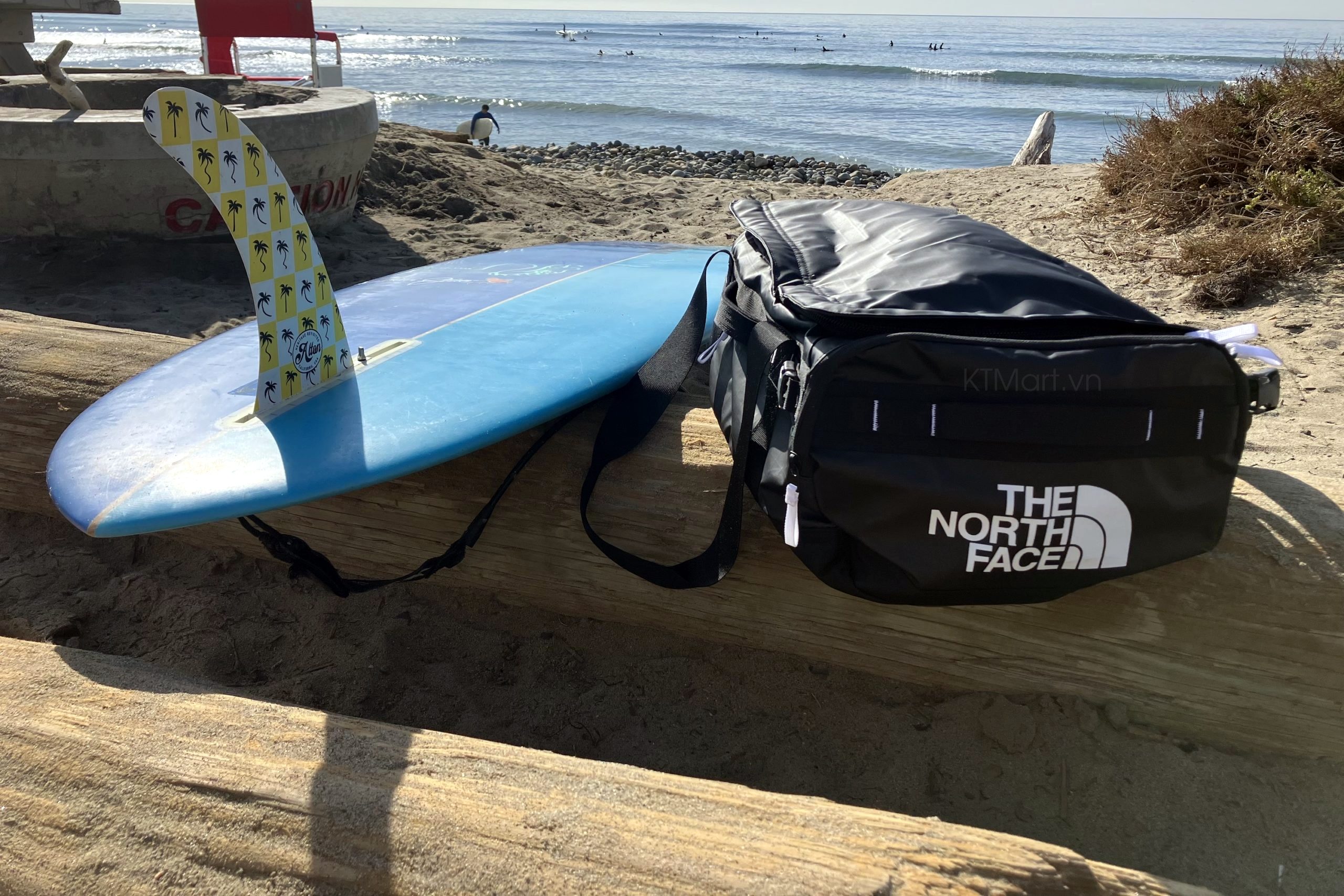 Tui-trong-The-North-Face-Base-Camp-Voyager-Duffel-42L-NF0A52RQ-19.jpg?v=1773805339