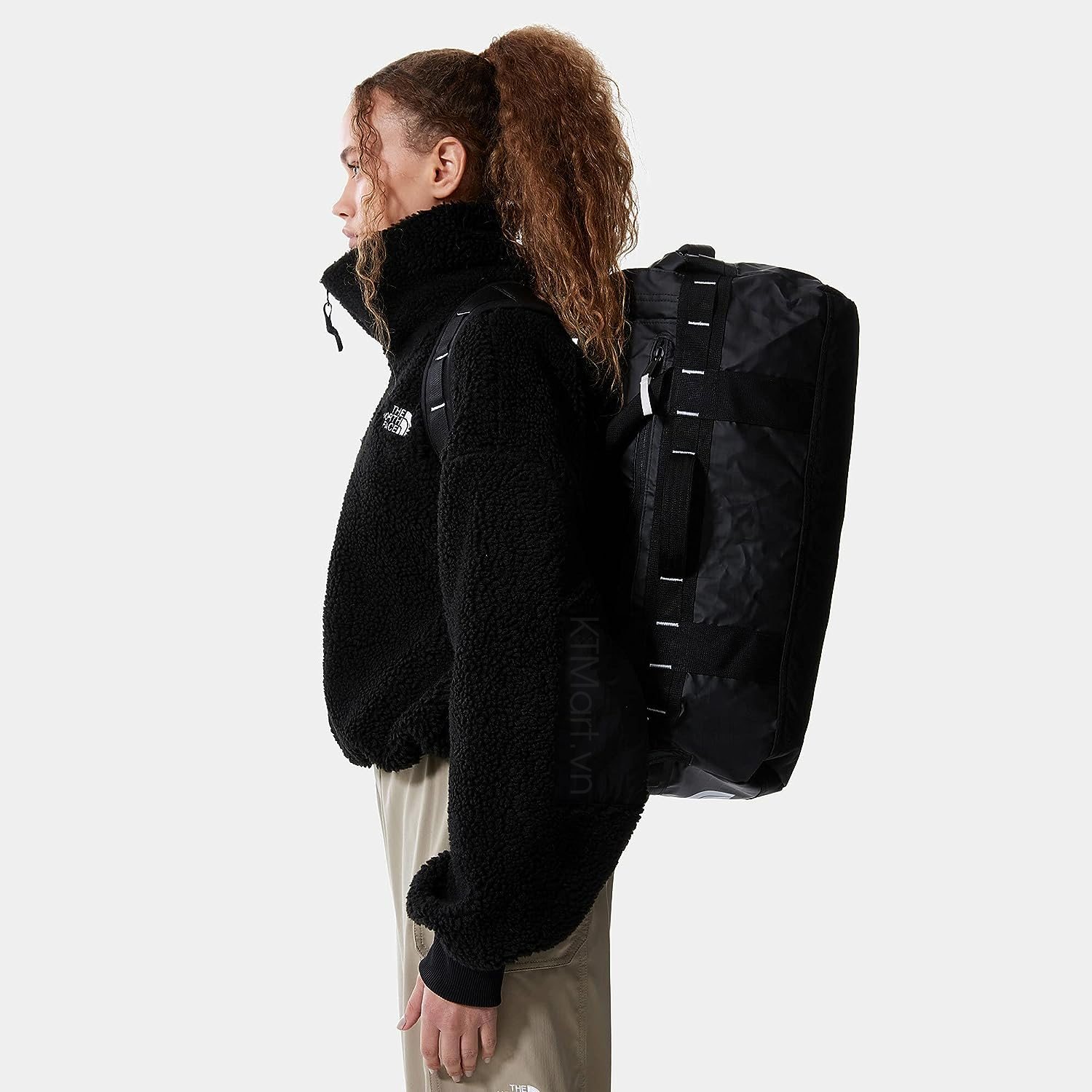 Tui-trong-The-North-Face-Base-Camp-Voyager-Duffel-42L-NF0A52RQ-8.jpg?v=1773805302