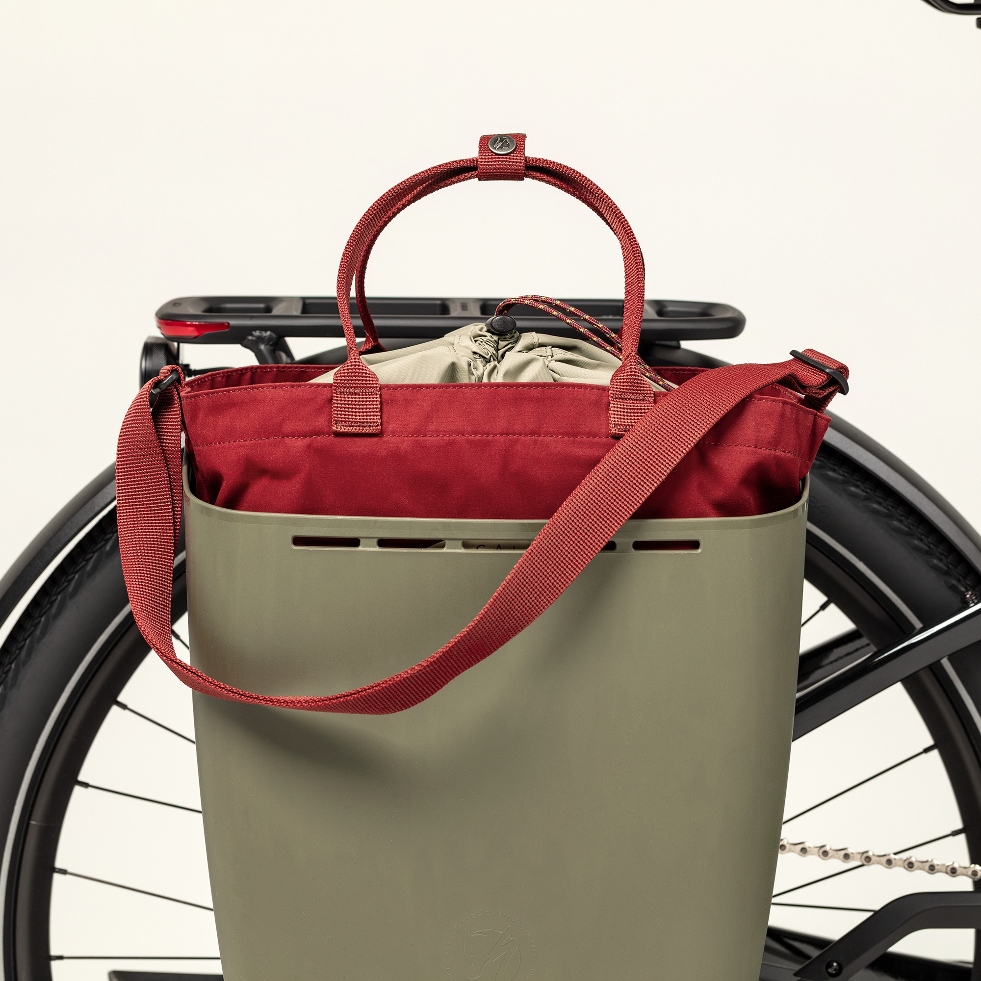 Tui-xach-Fjallraven-S-F-Cave-Tote-23232-17.jpg?v=1773907963
