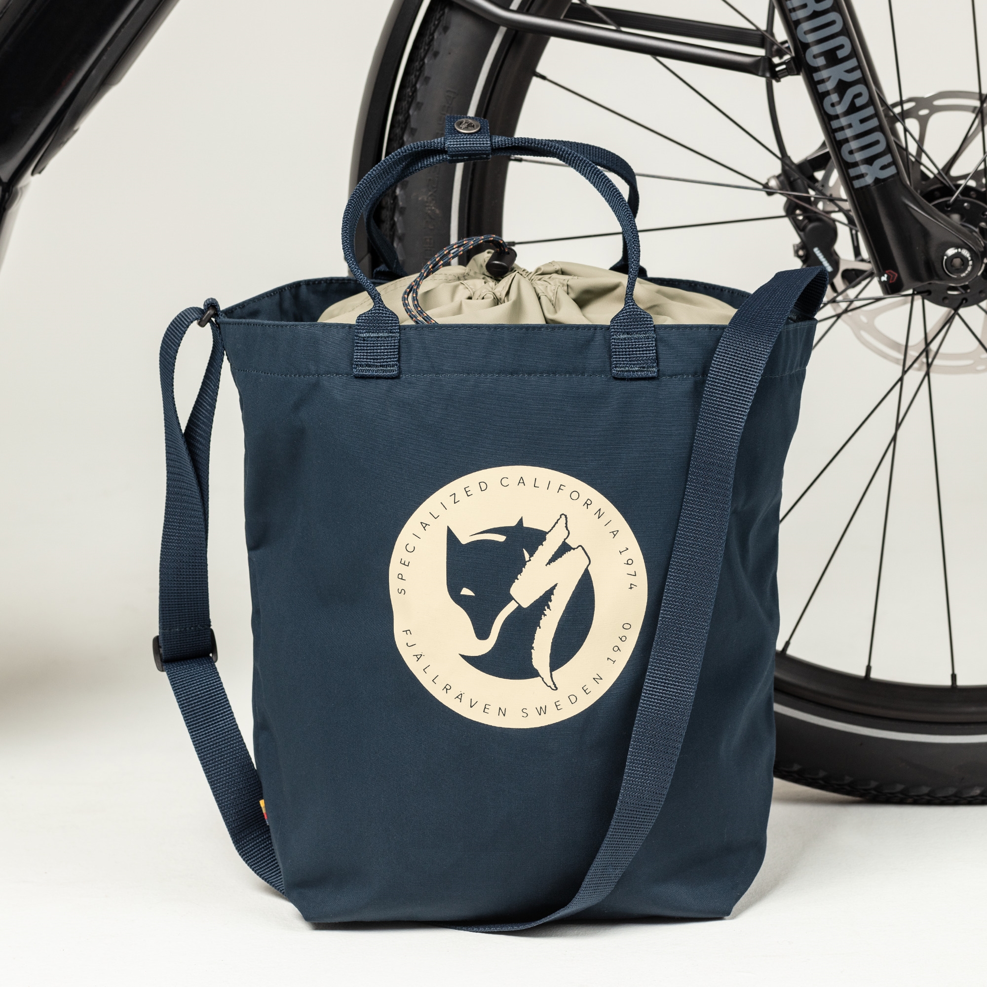 Tui-xach-Fjallraven-S-F-Cave-Tote-23232-20.jpg?v=1773907986