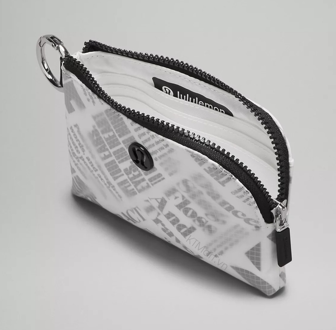 Vi-dung-the-Lululemon-Clippable-Card-Pouch-7.jpg?v=1773799738