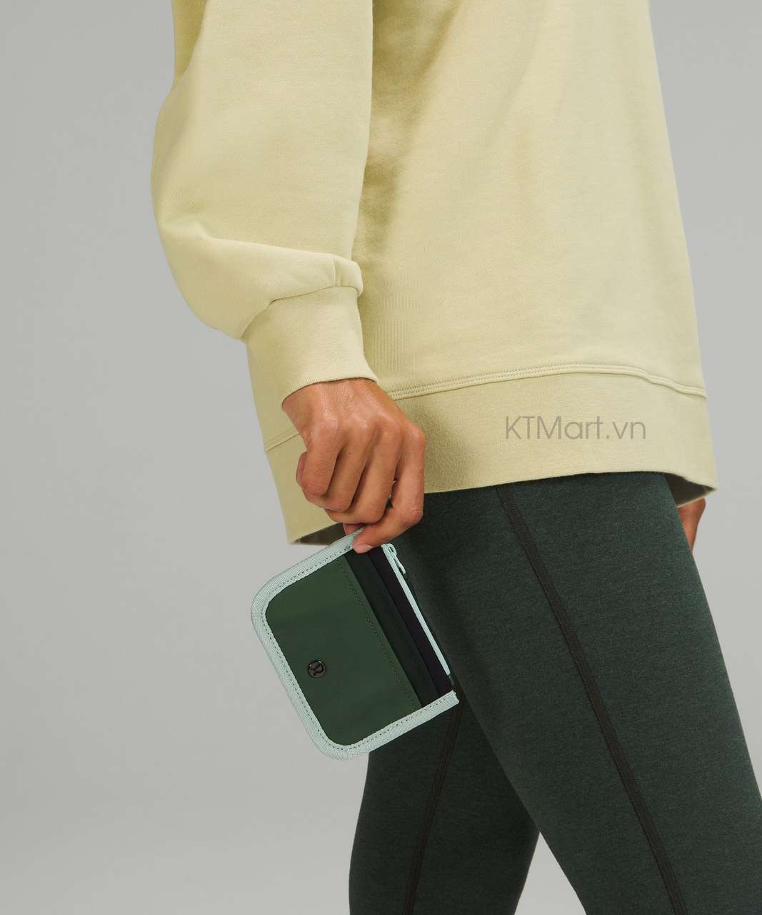 Vi-dung-the-Lululemon-True-Identity-Card-Case-LW9DV6S-LW9DIKS-11.jpg?v=1773908865