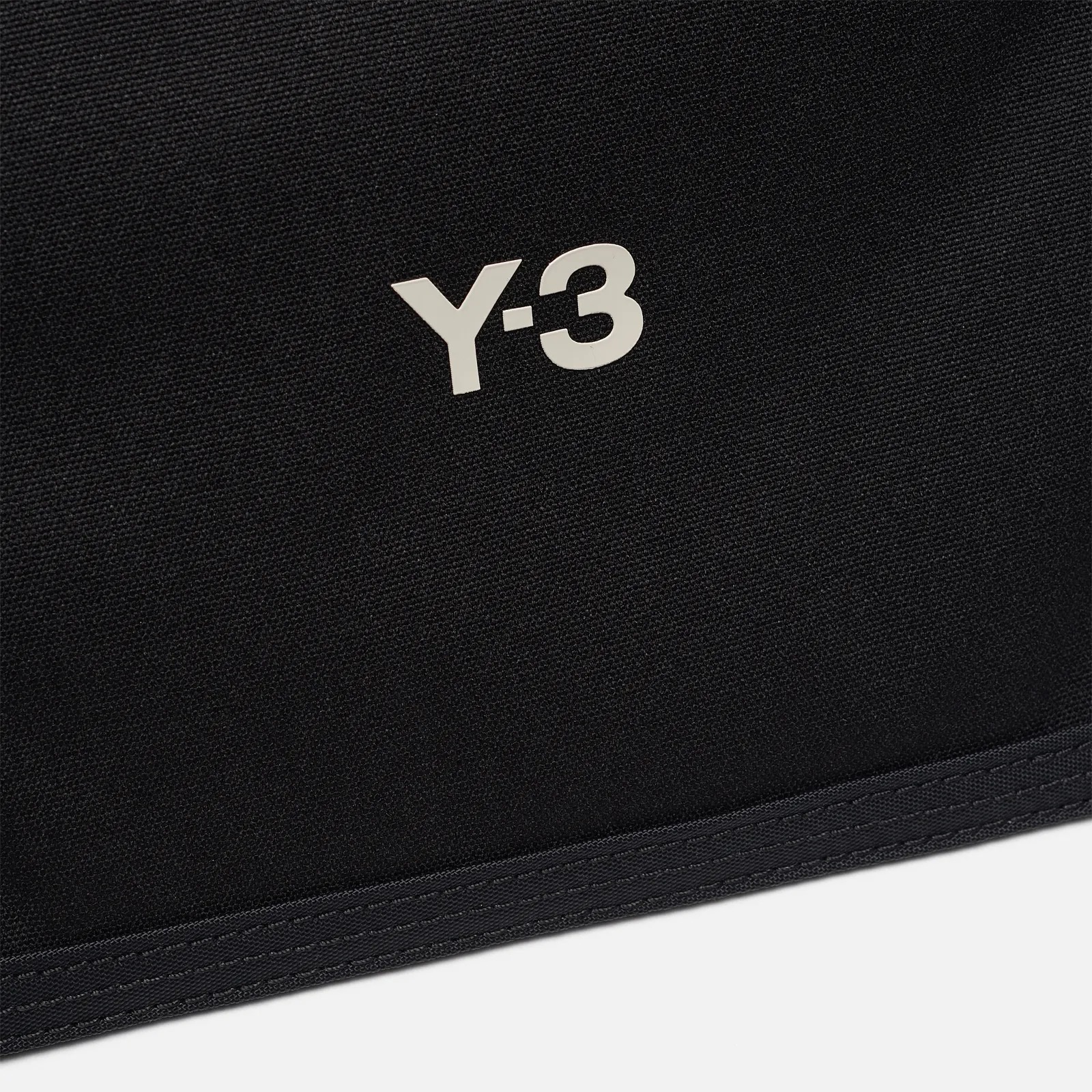 Y-3-Classic-Sacoche-IY4075-22.jpg
