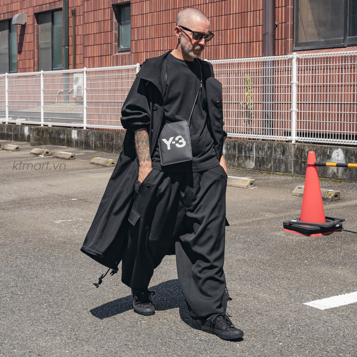 Y-3-Crossbody-Bag-JE2012-10.jpg