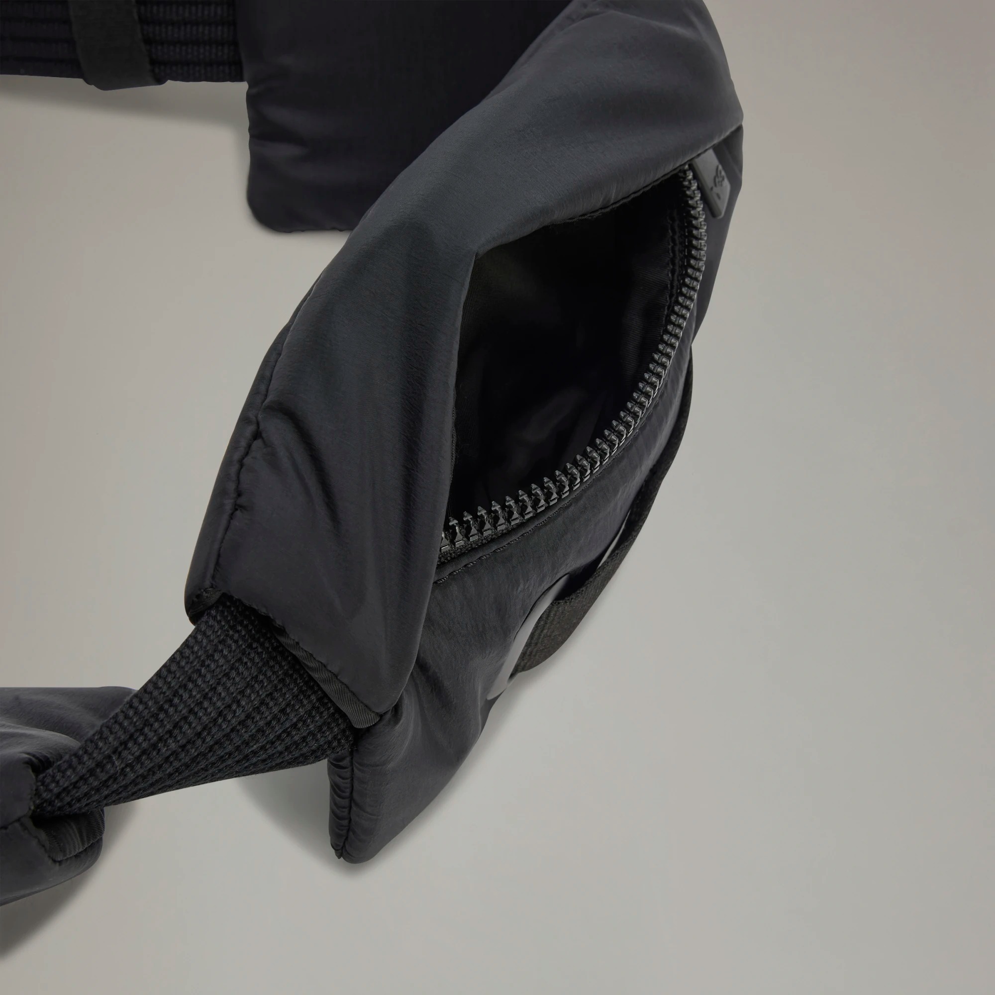 Y-3-Utility-Belt-H63115-H63114-Y3-22.jpg?v=1775006029