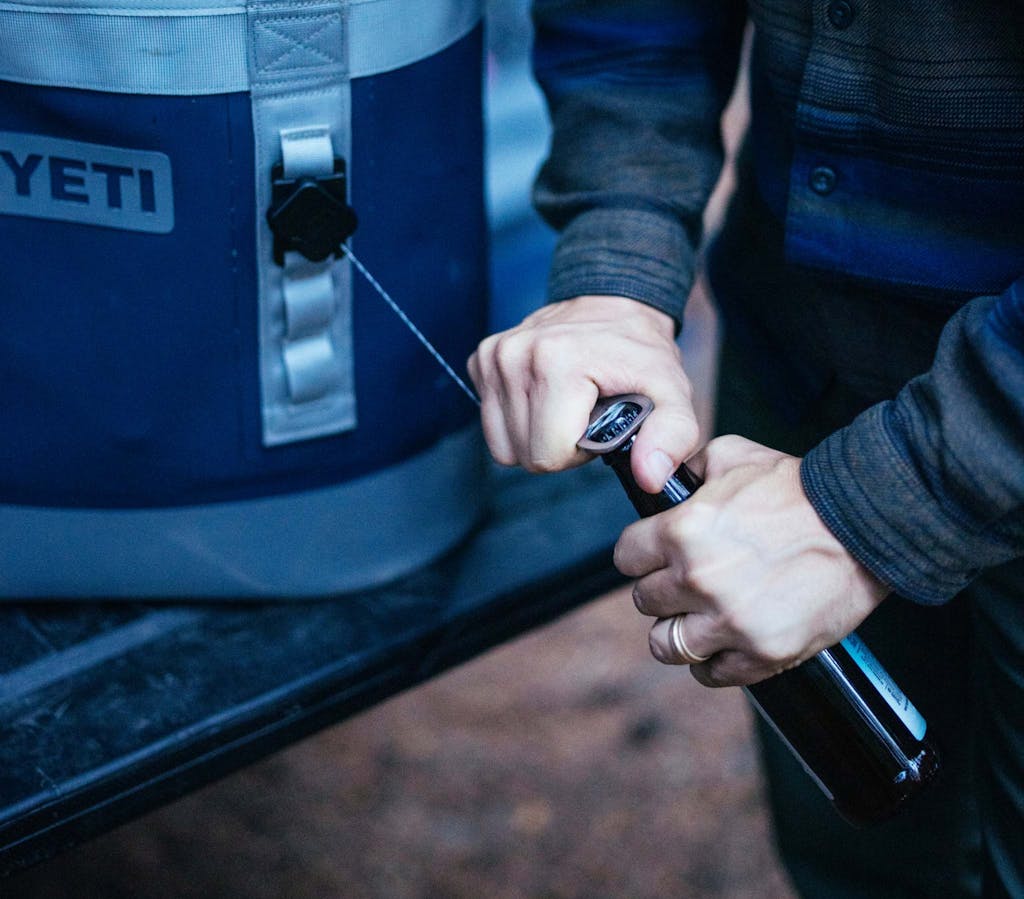 Yeti Molle Zinger - Bottle Opener With Retractable Cord ktmart 12.jpg