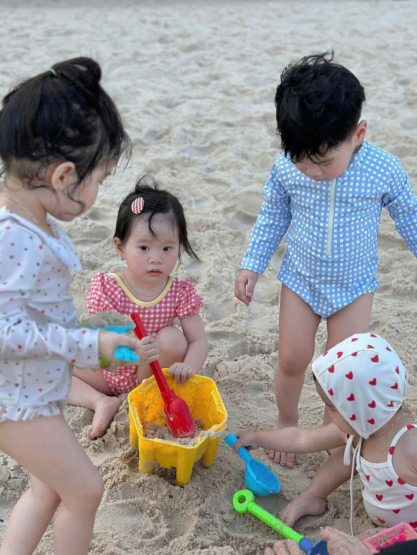 BỘ BIKINI KẺ CARO XANH CHO BÉ
