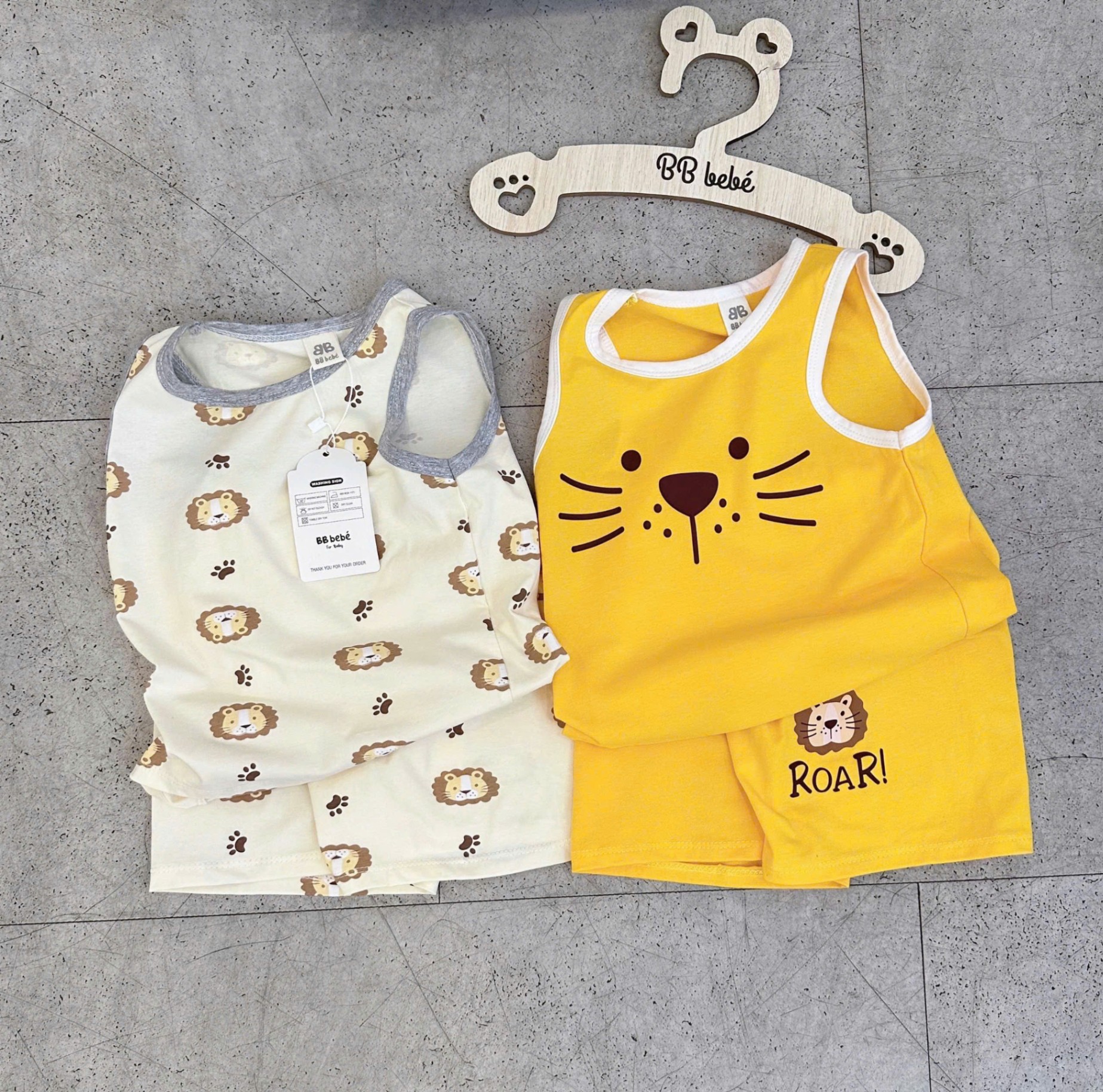 BTHT17_ SET 2 BỘ SÁT NÁCH HỔ VÀNG BE CHO BÉ
