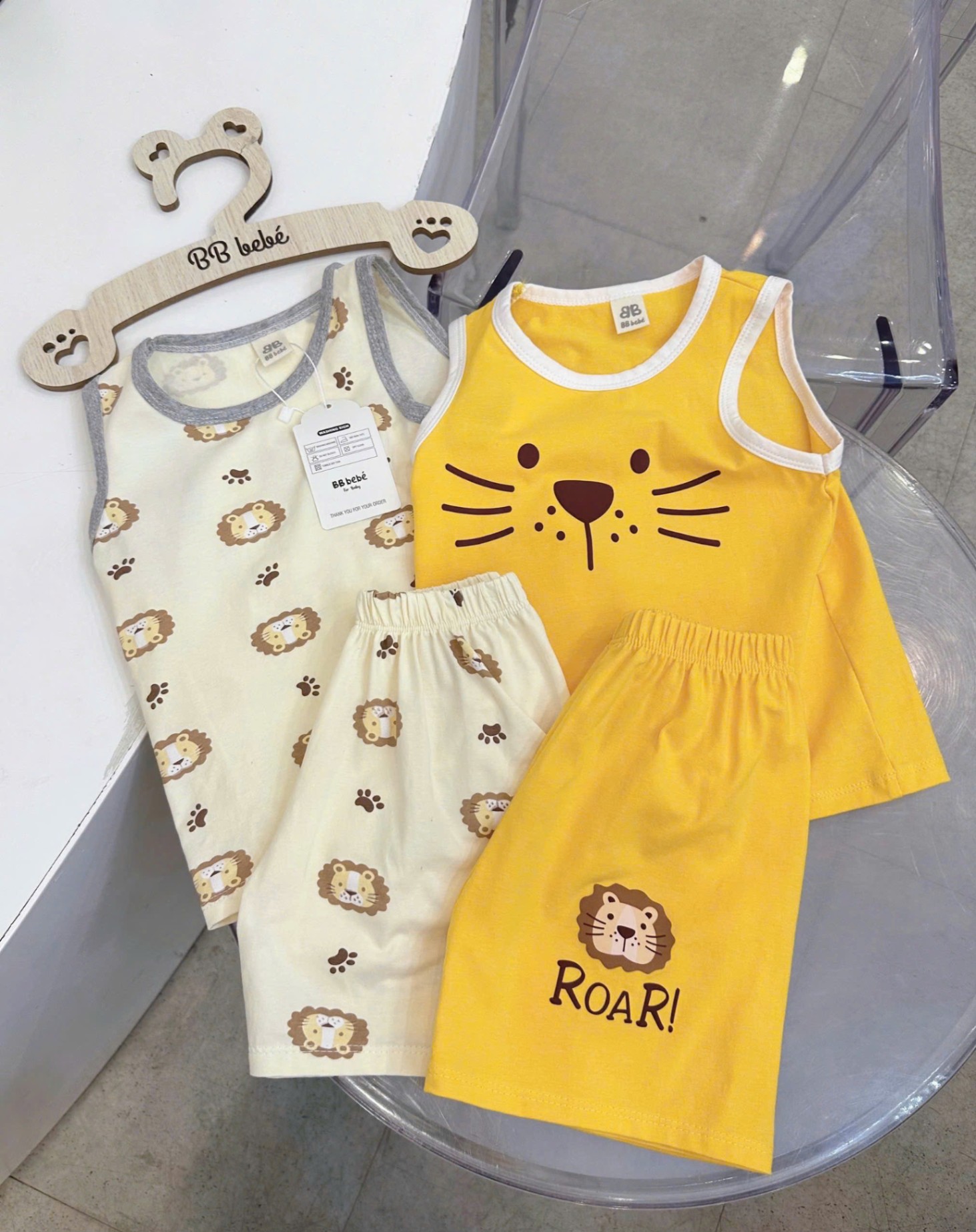 BTHT17_ SET 2 BỘ SÁT NÁCH HỔ VÀNG BE CHO BÉ