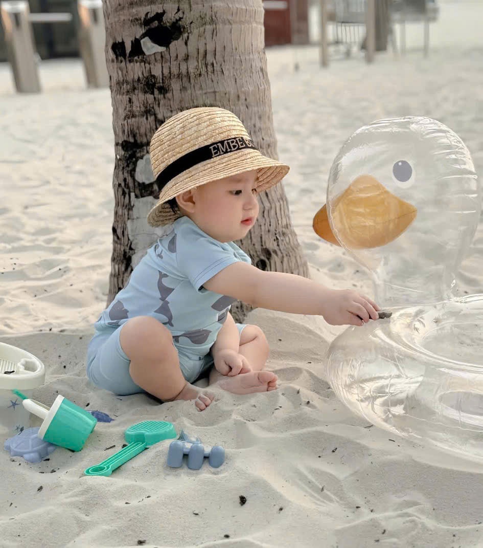 BỘ BƠI CÁ VOI XANH BÉ TRAI