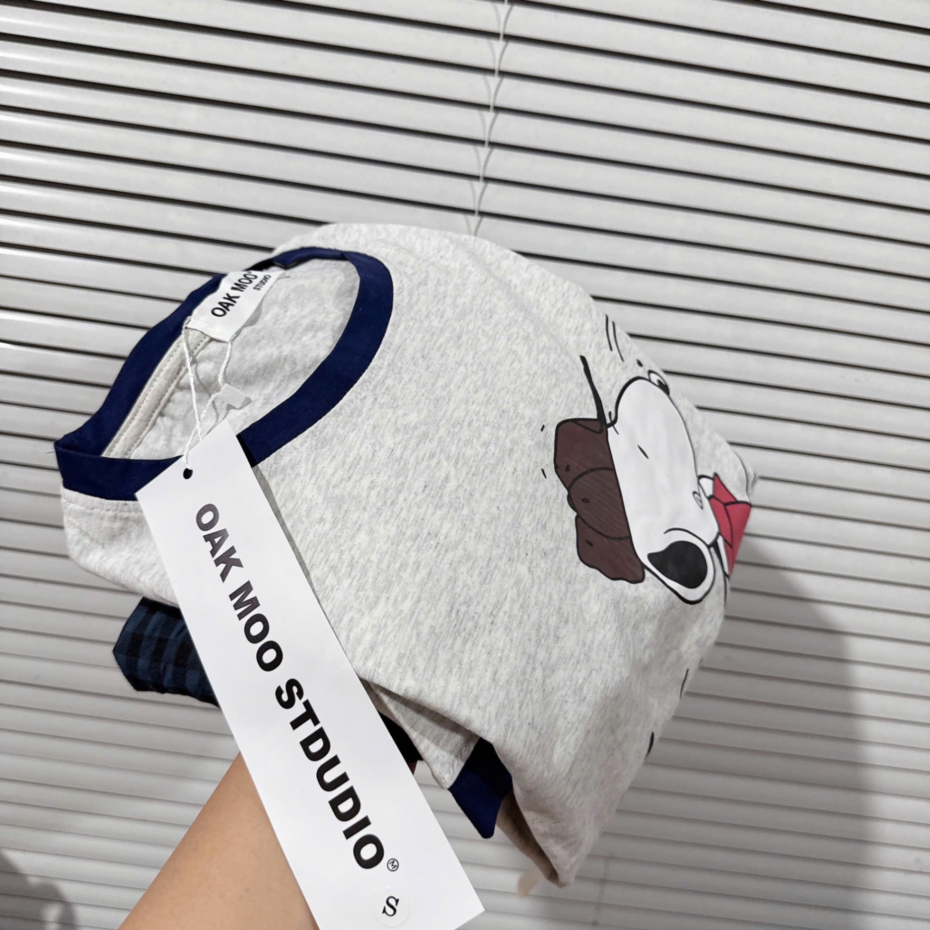BỘ CÚN SNOPY QUẦN KẺ CARO XANH KÈM CHUN TÓC
