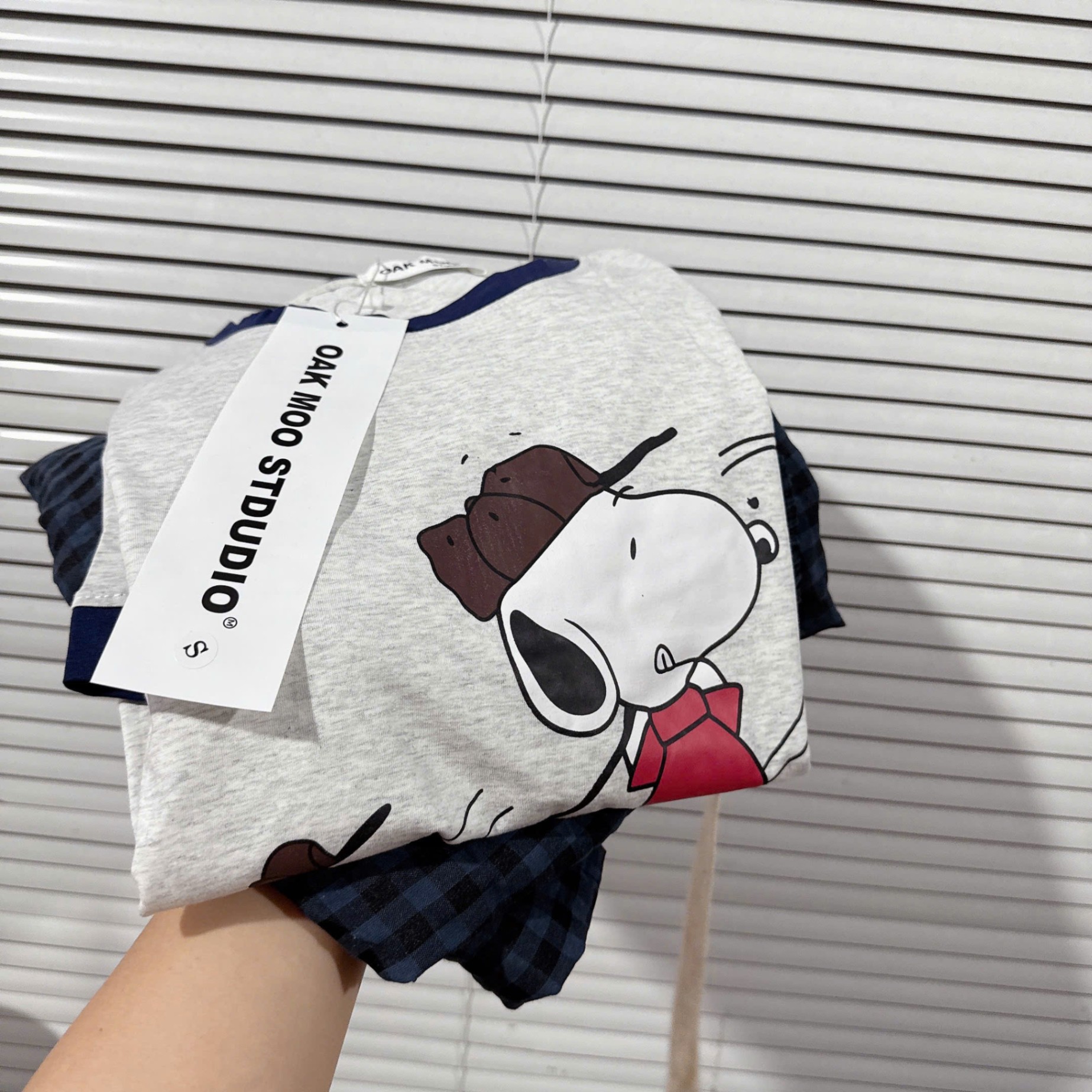 BỘ CÚN SNOPY QUẦN KẺ CARO XANH KÈM CHUN TÓC