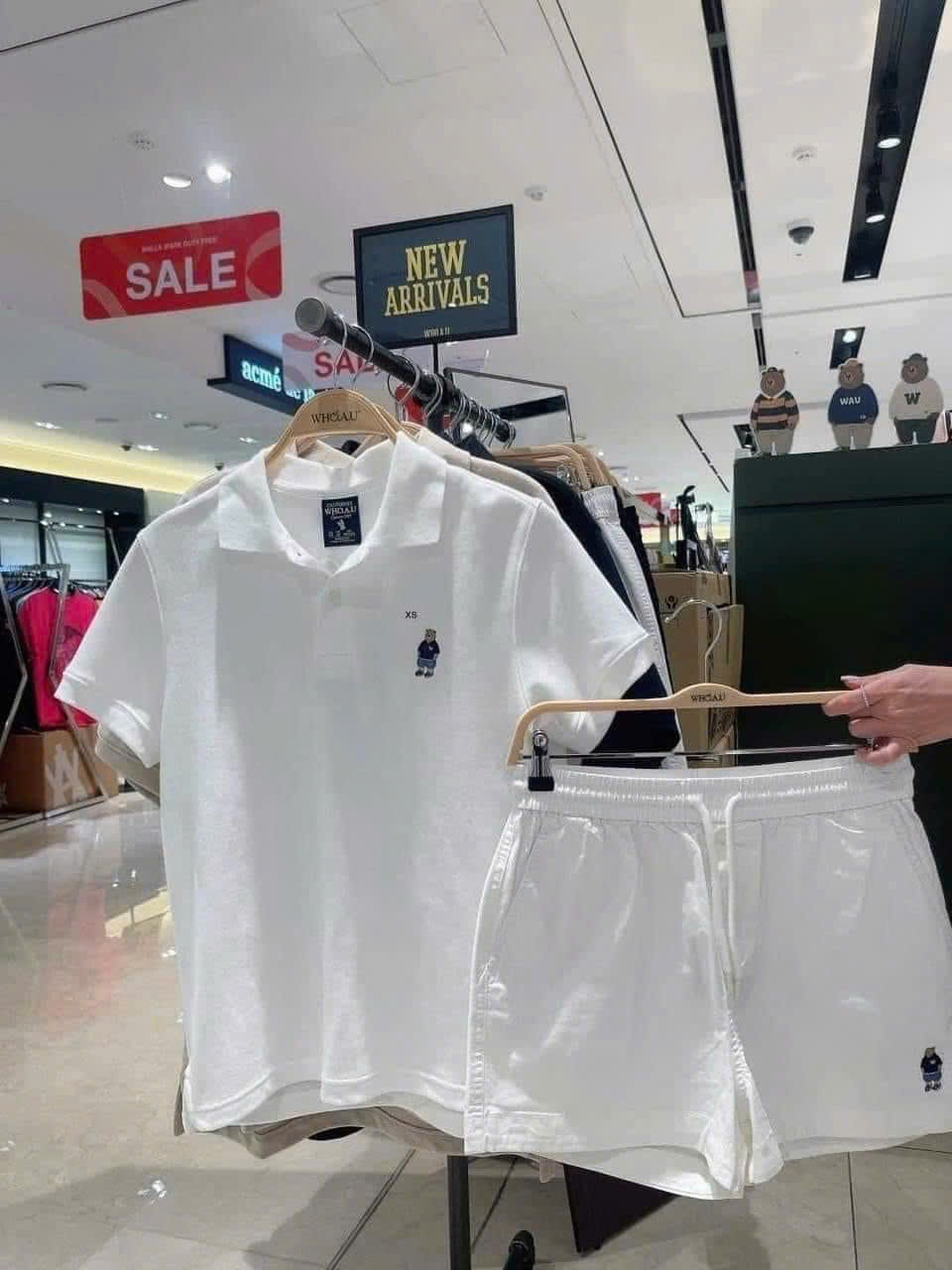 SÉT ÁO MIX QUẦN SHORT THÊU GẤU WHO MÀU TRẮNG