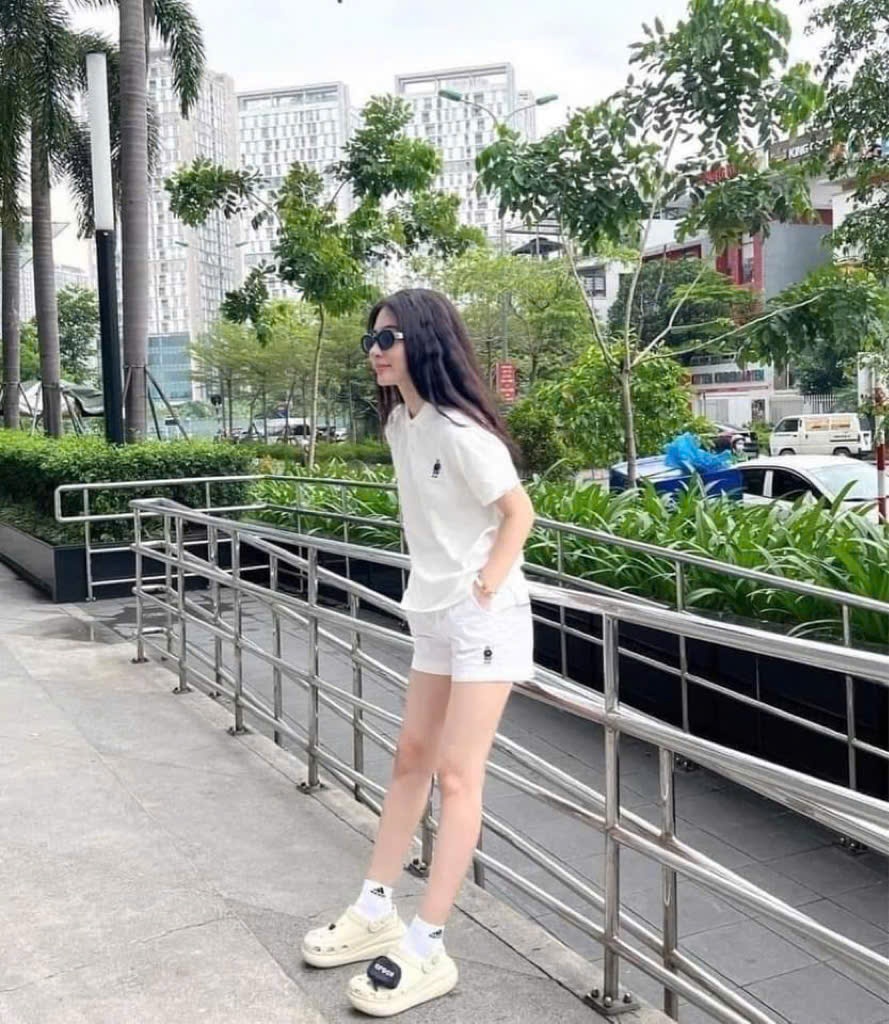 SÉT ÁO MIX QUẦN SHORT THÊU GẤU WHO MÀU TRẮNG