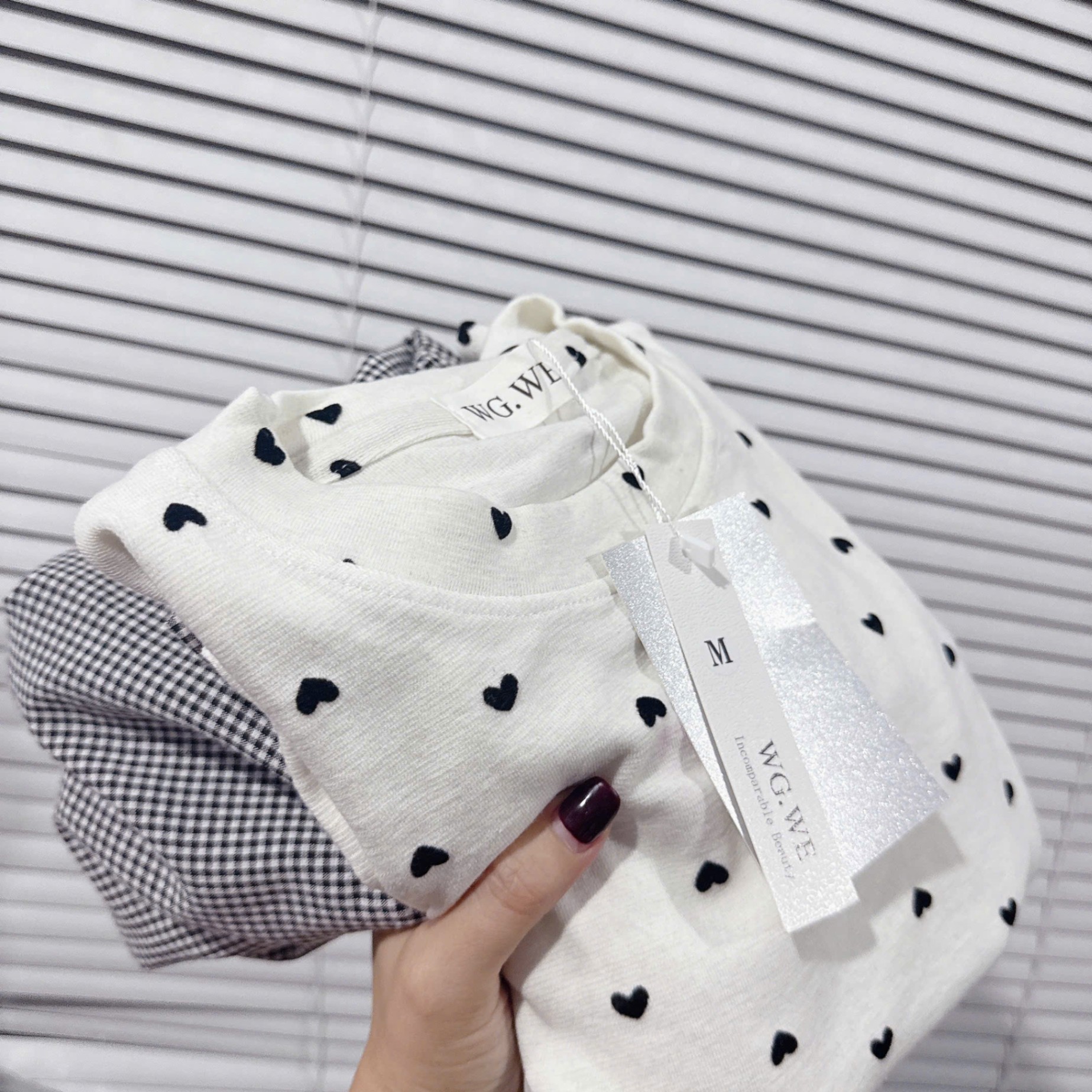 SET ÁO PULL TIM NHÍ CHÂN VÁY KÈM NƠ TÓC