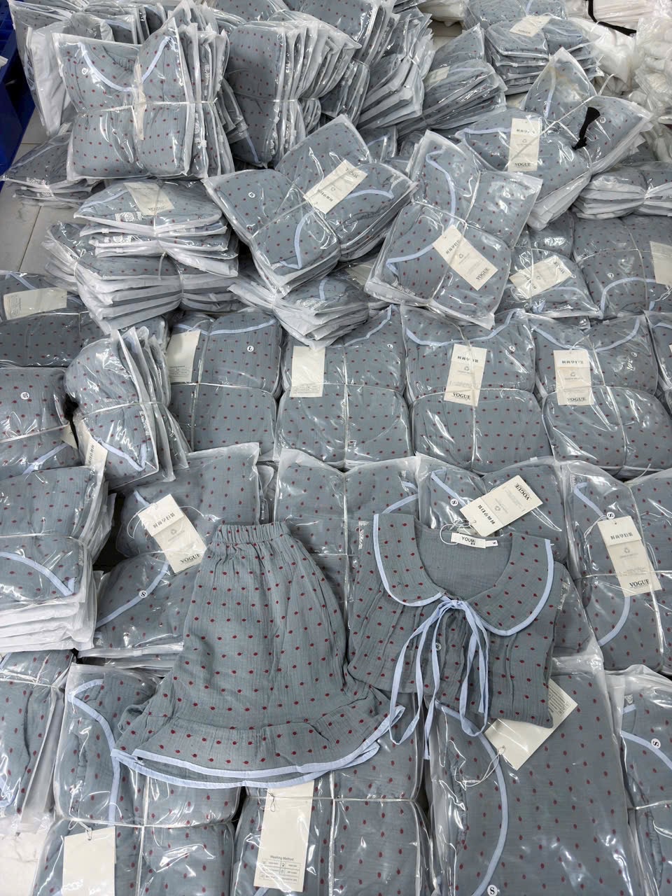 BỘ PZM XÔ MUSLIN CHẤM BI ĐỎ