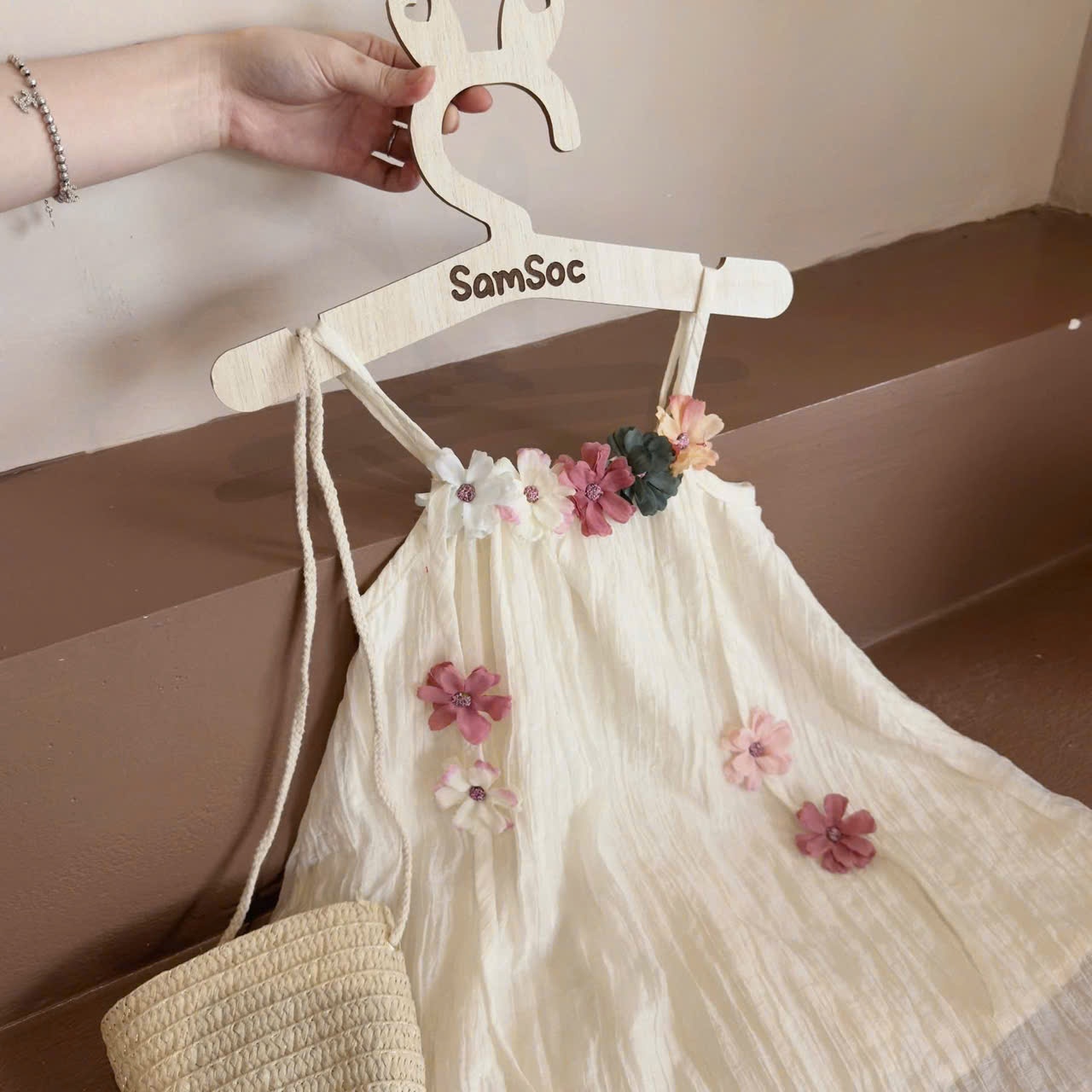 VÁY MẸ_ SET MẸ BÉ TƠ NHĂN 2 LỚP ĐÍNH HOA