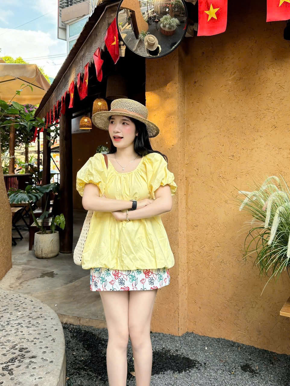 SET ÁO VÀNG CHANH CHỮ KÈM CHÂN VÁY HỌA TIẾT