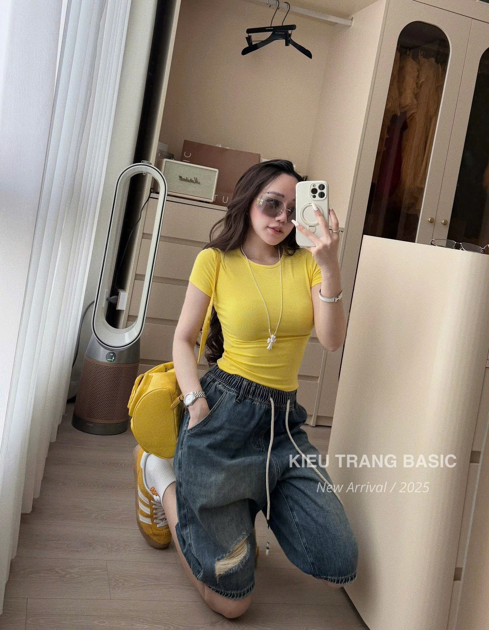SET ÁO COTTON VÀNG TRƠN QUẦN JEAN NGỐ